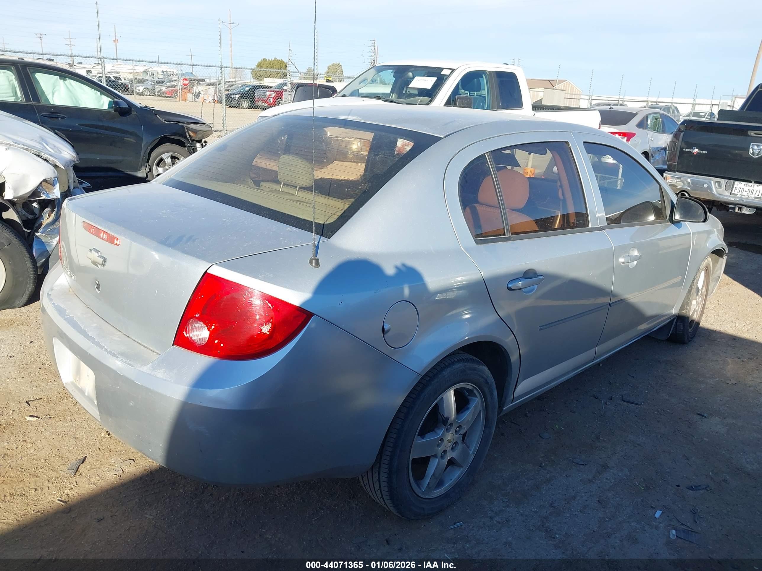 CHEVROLET COBALT image 4