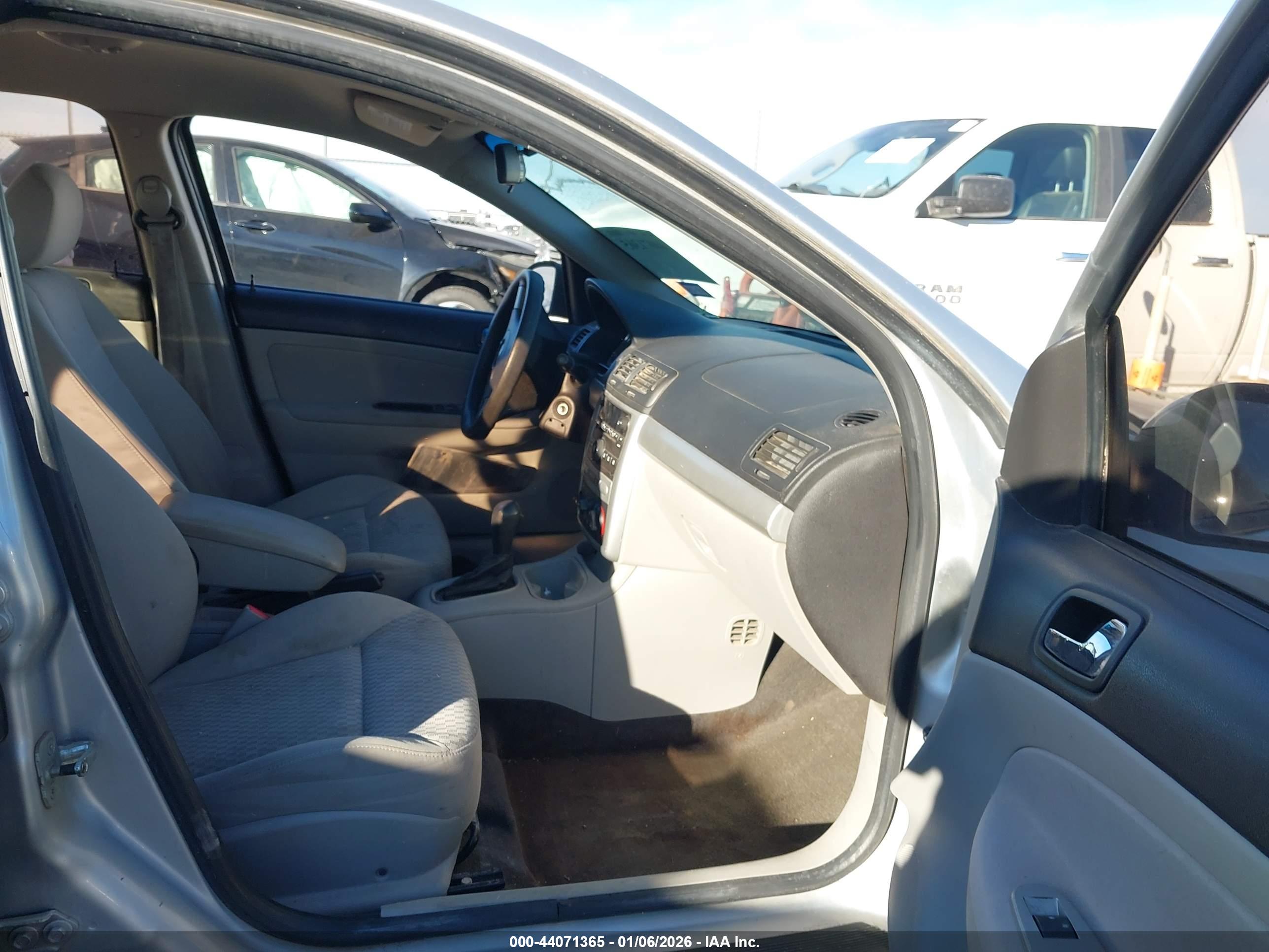 CHEVROLET COBALT image 5