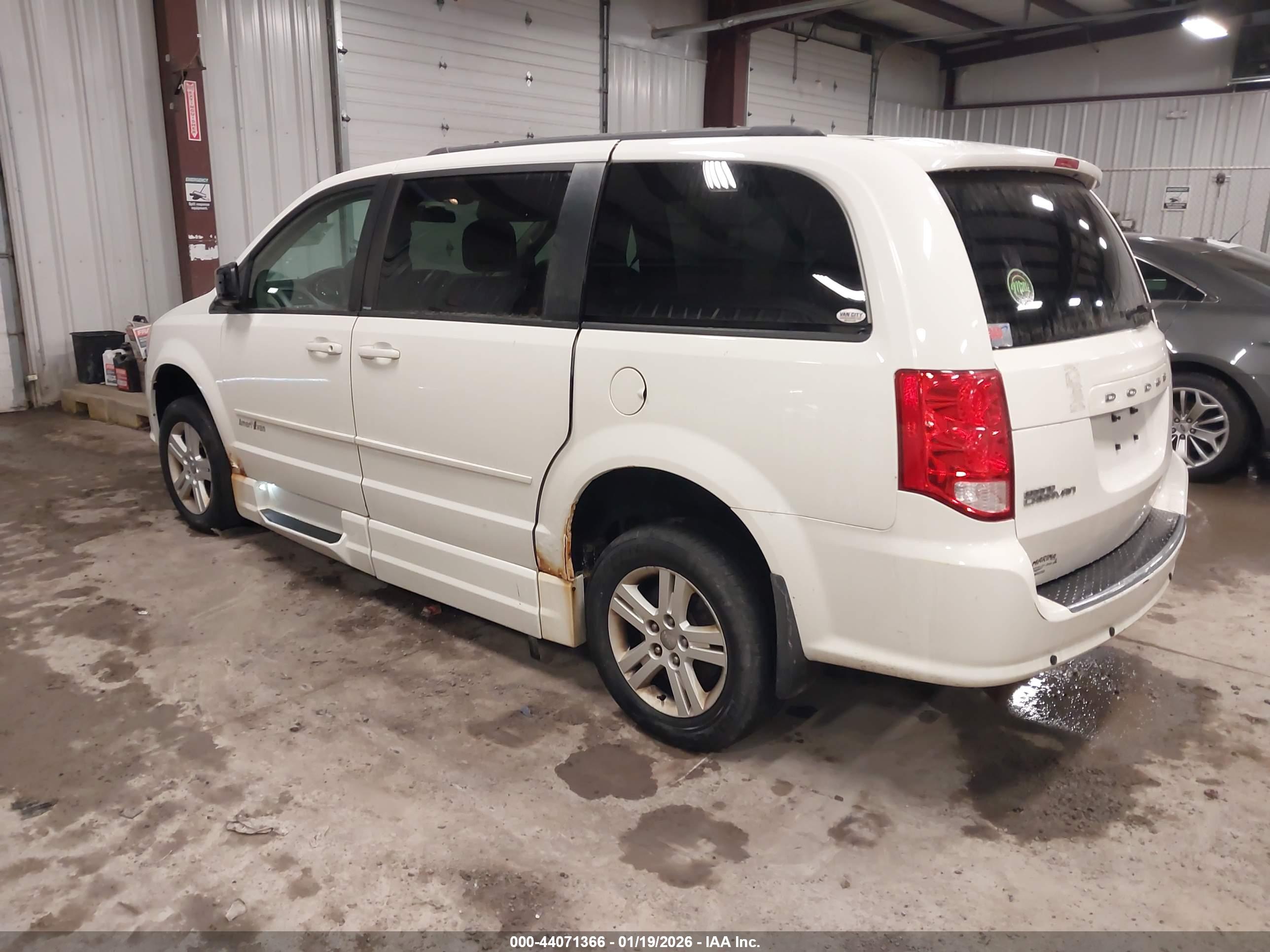 DODGE GRAND image 3