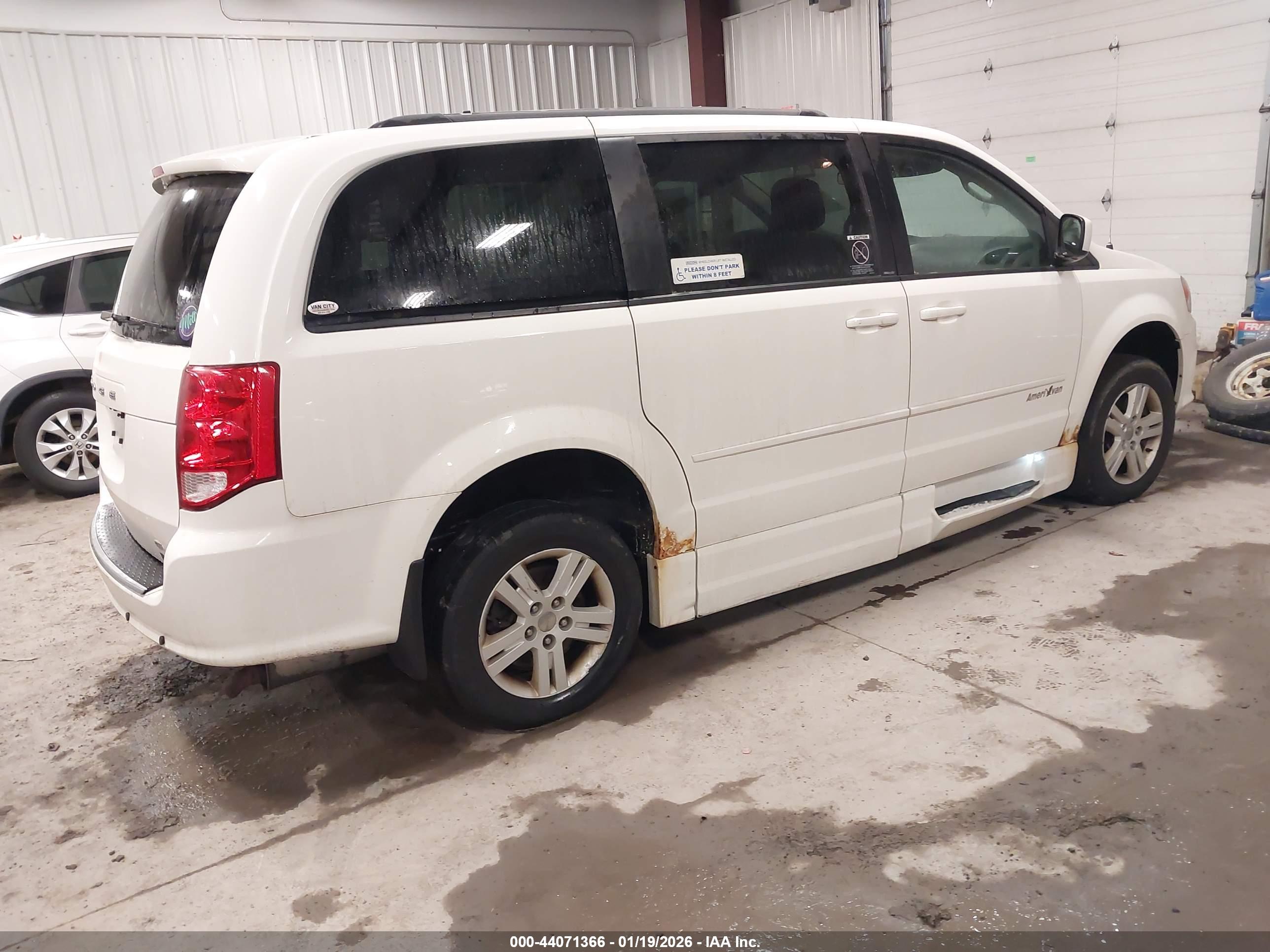 DODGE GRAND image 4
