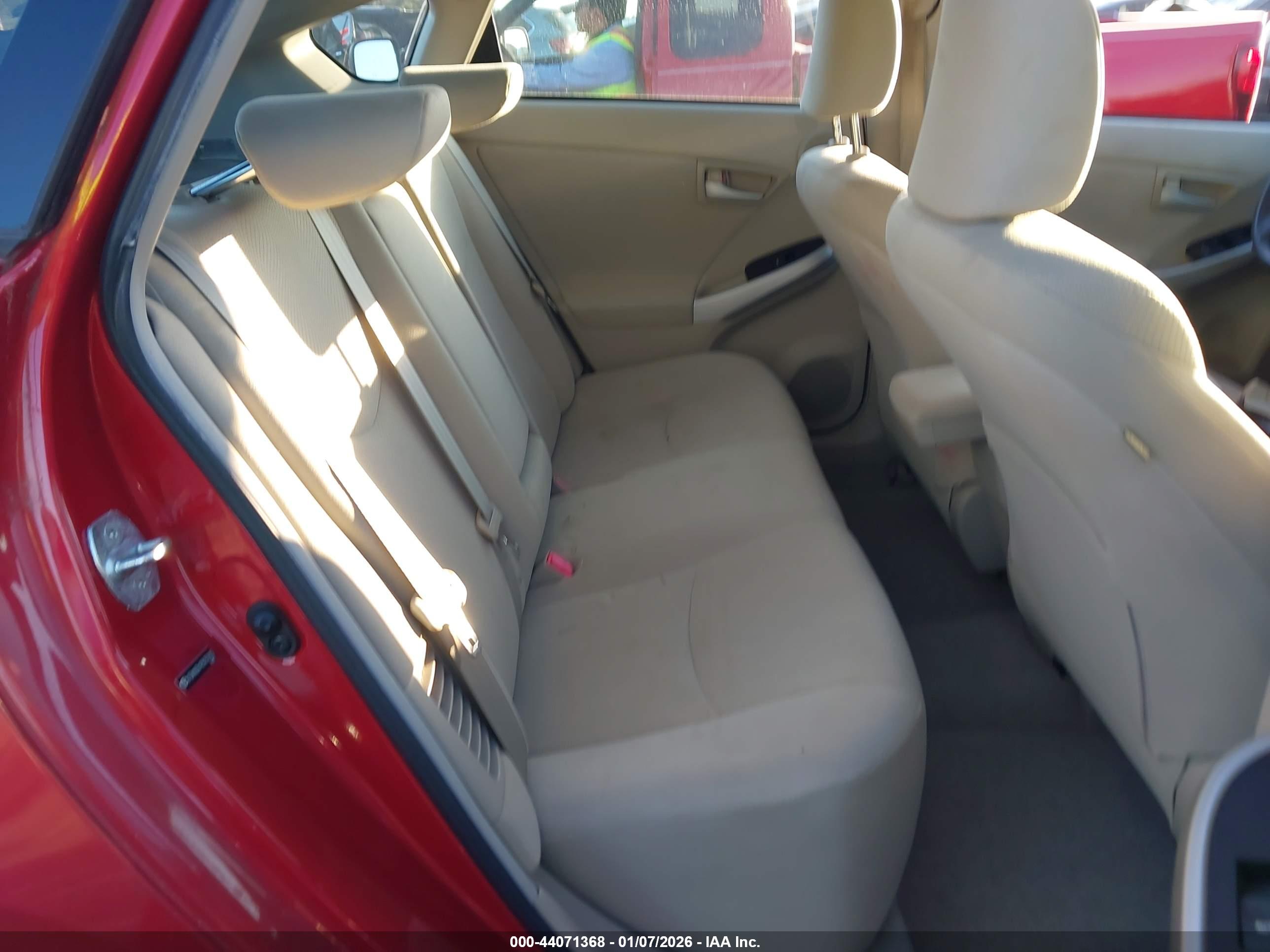 TOYOTA PRIUS image 8