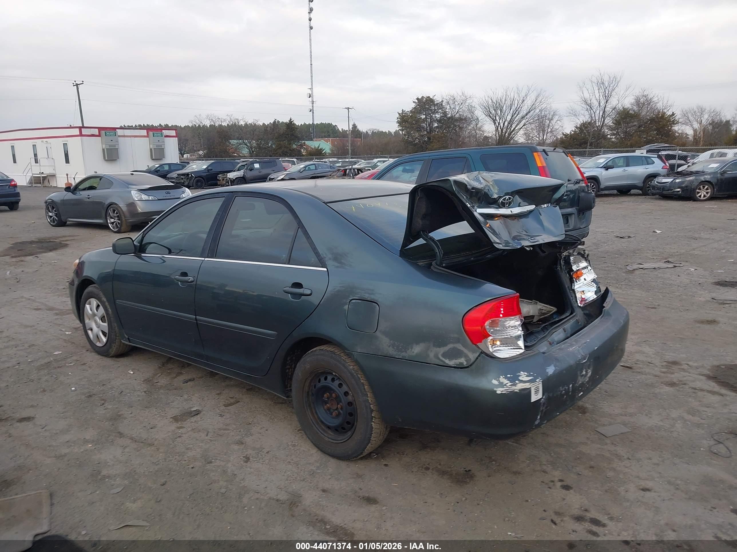 TOYOTA CAMRY image 3