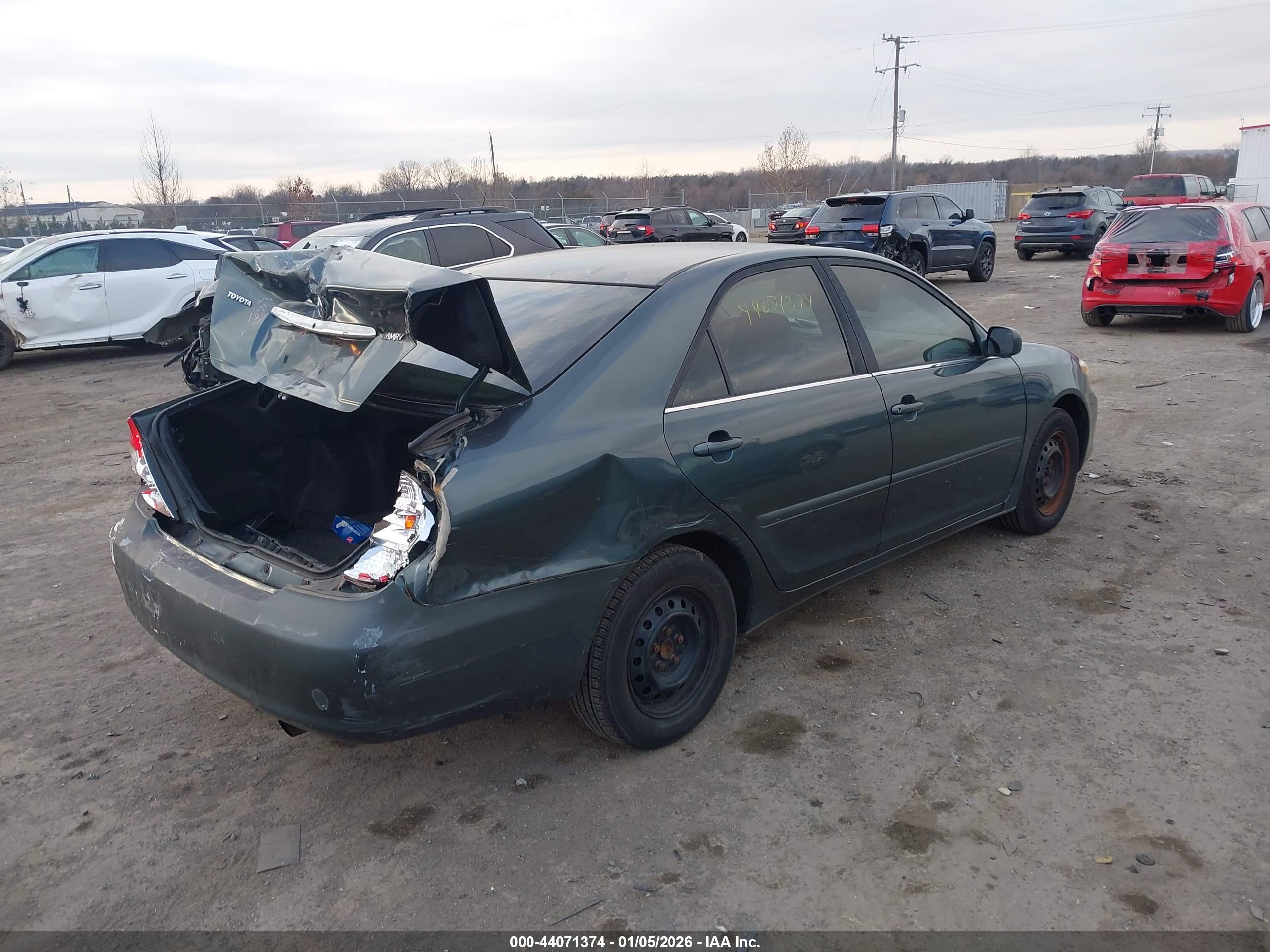 TOYOTA CAMRY image 4