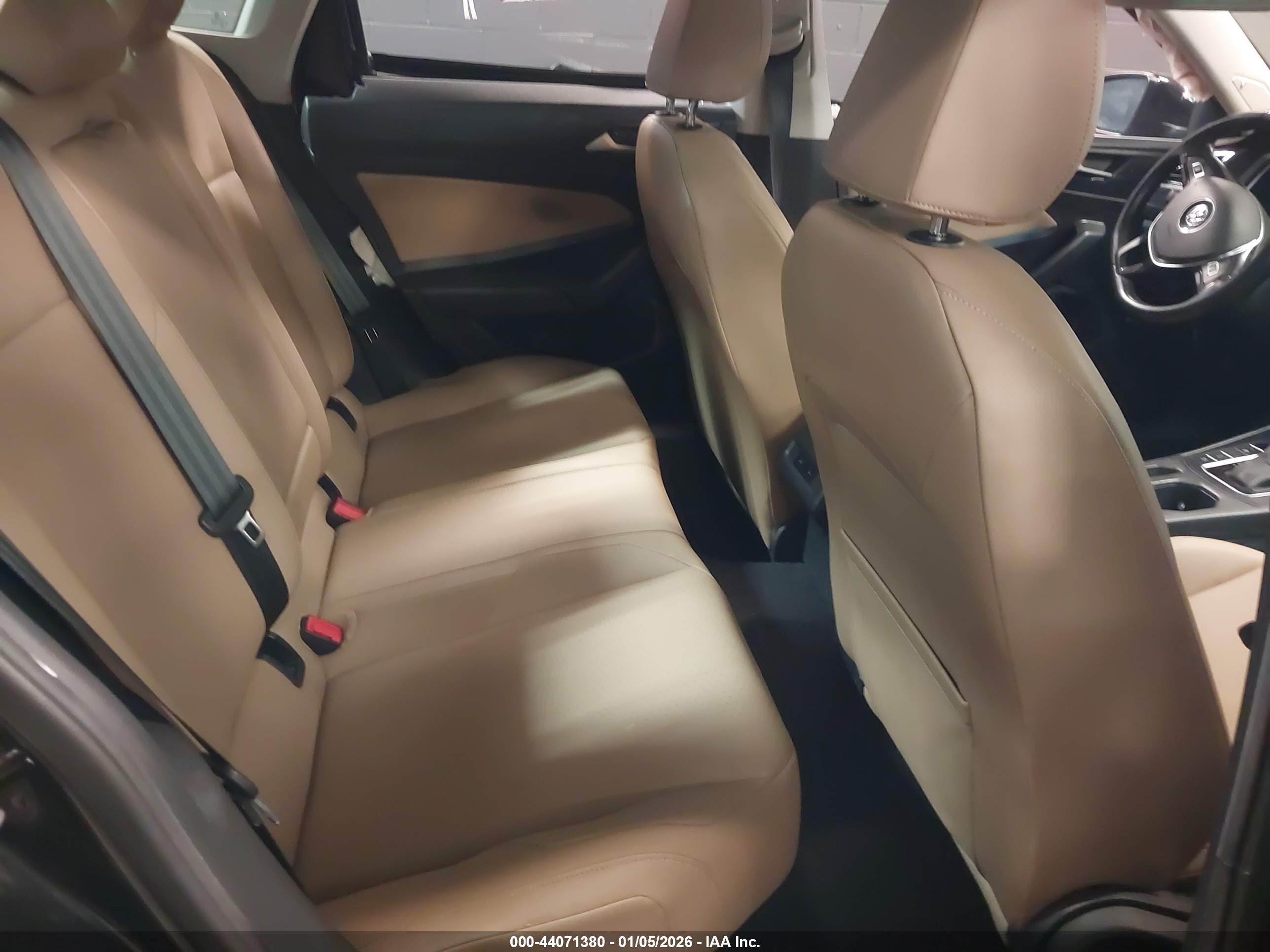 VOLKSWAGEN JETTA image 8