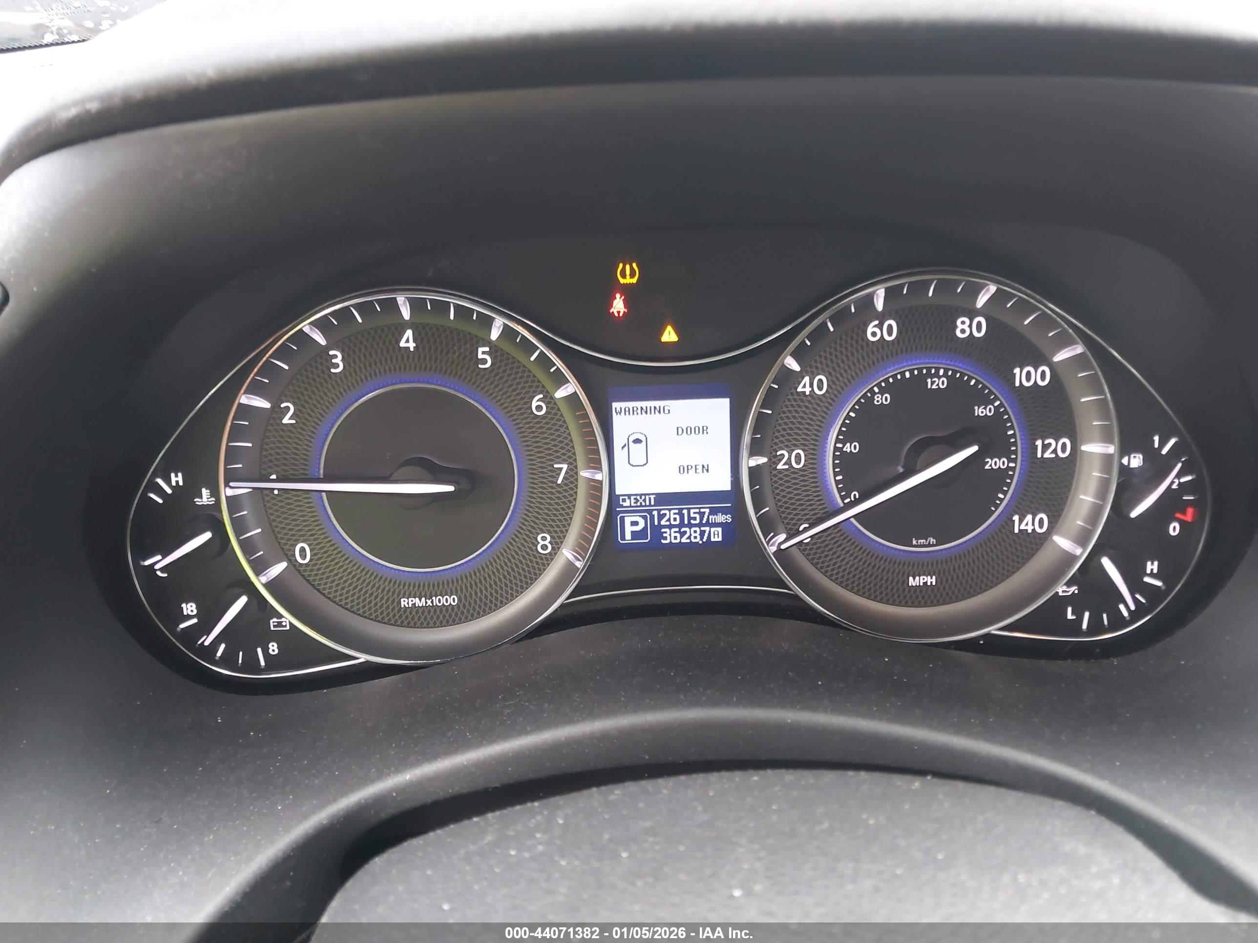 INFINITI QX56 image 7