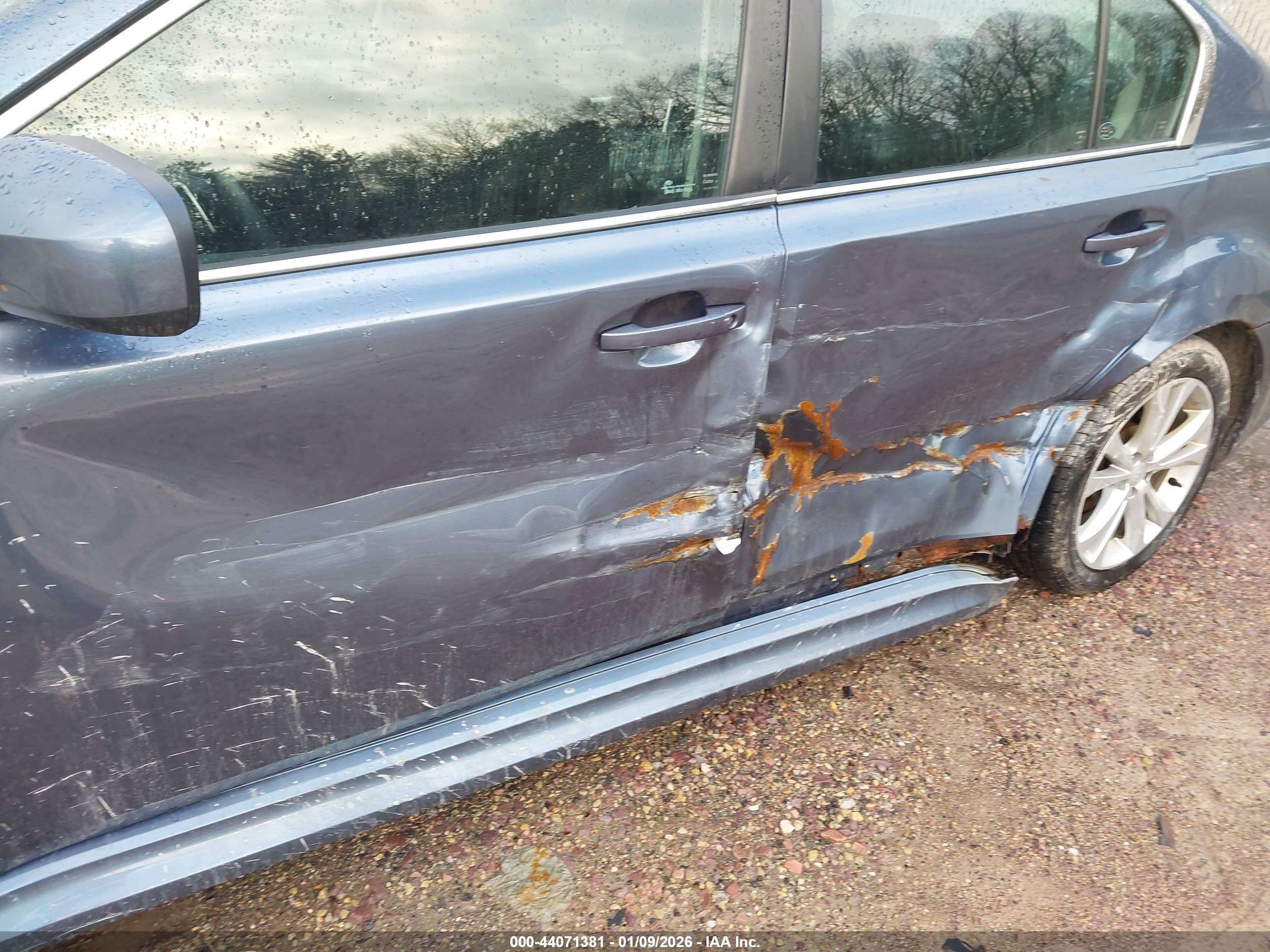SUBARU LEGACY image 6