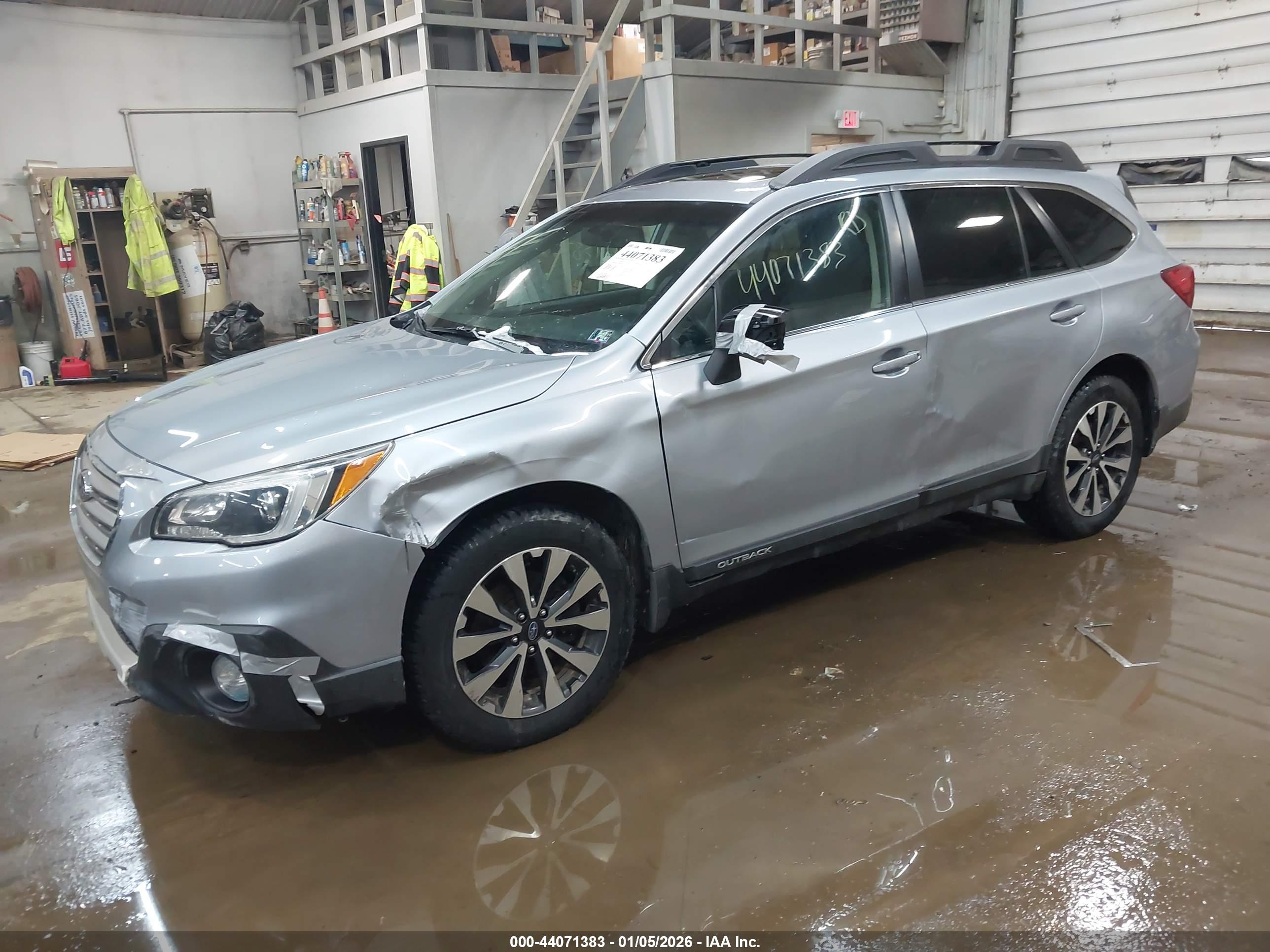 SUBARU OUTBACK image 2