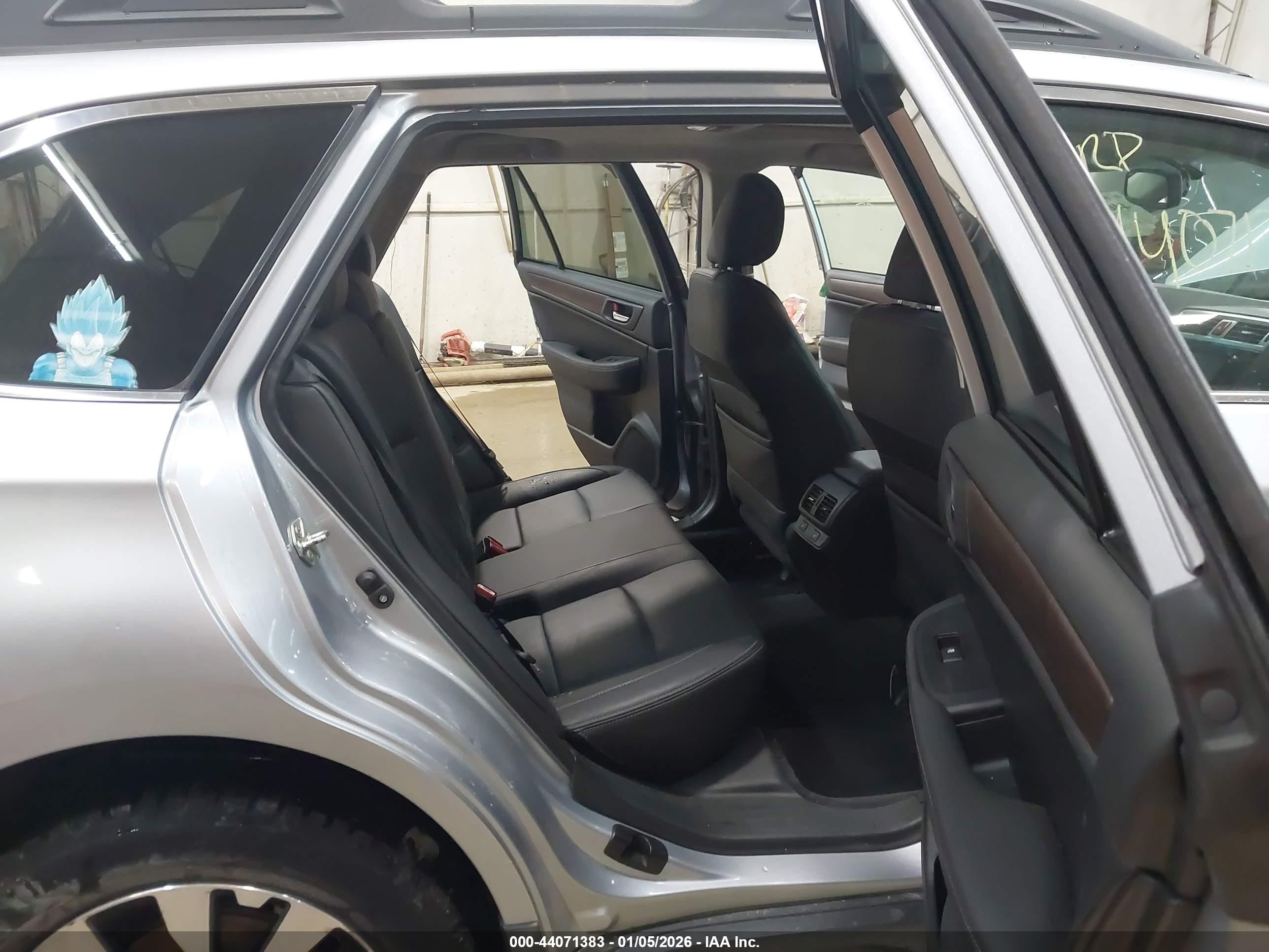 SUBARU OUTBACK image 8