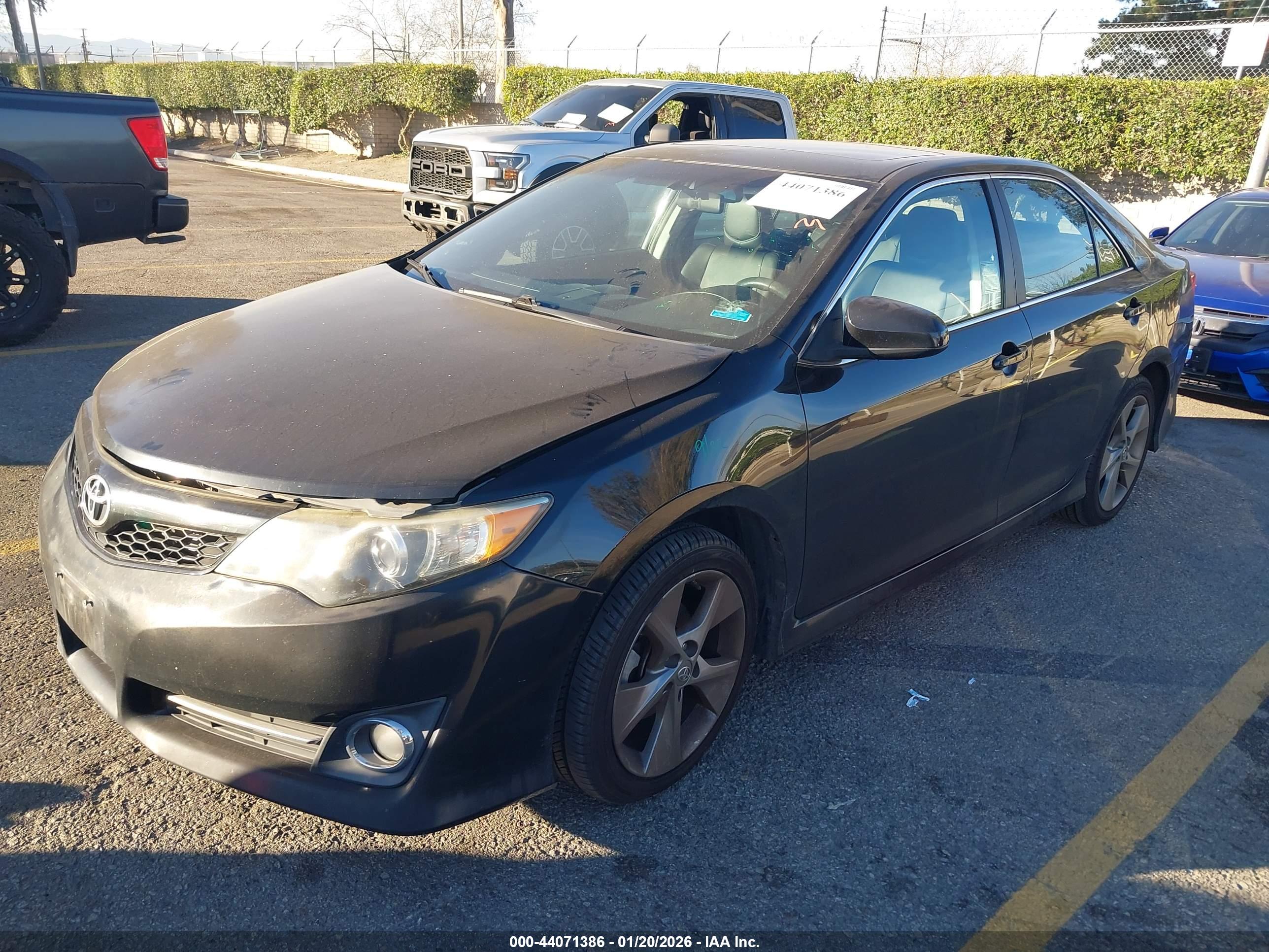 TOYOTA CAMRY image 2