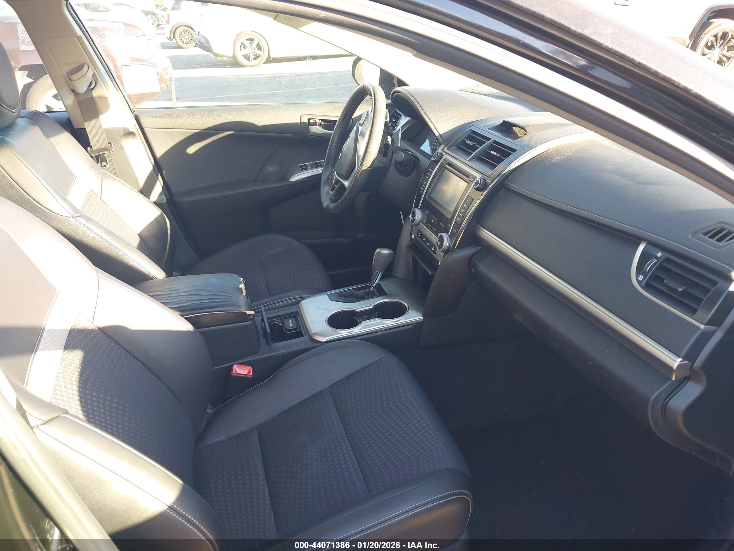 TOYOTA CAMRY image 5