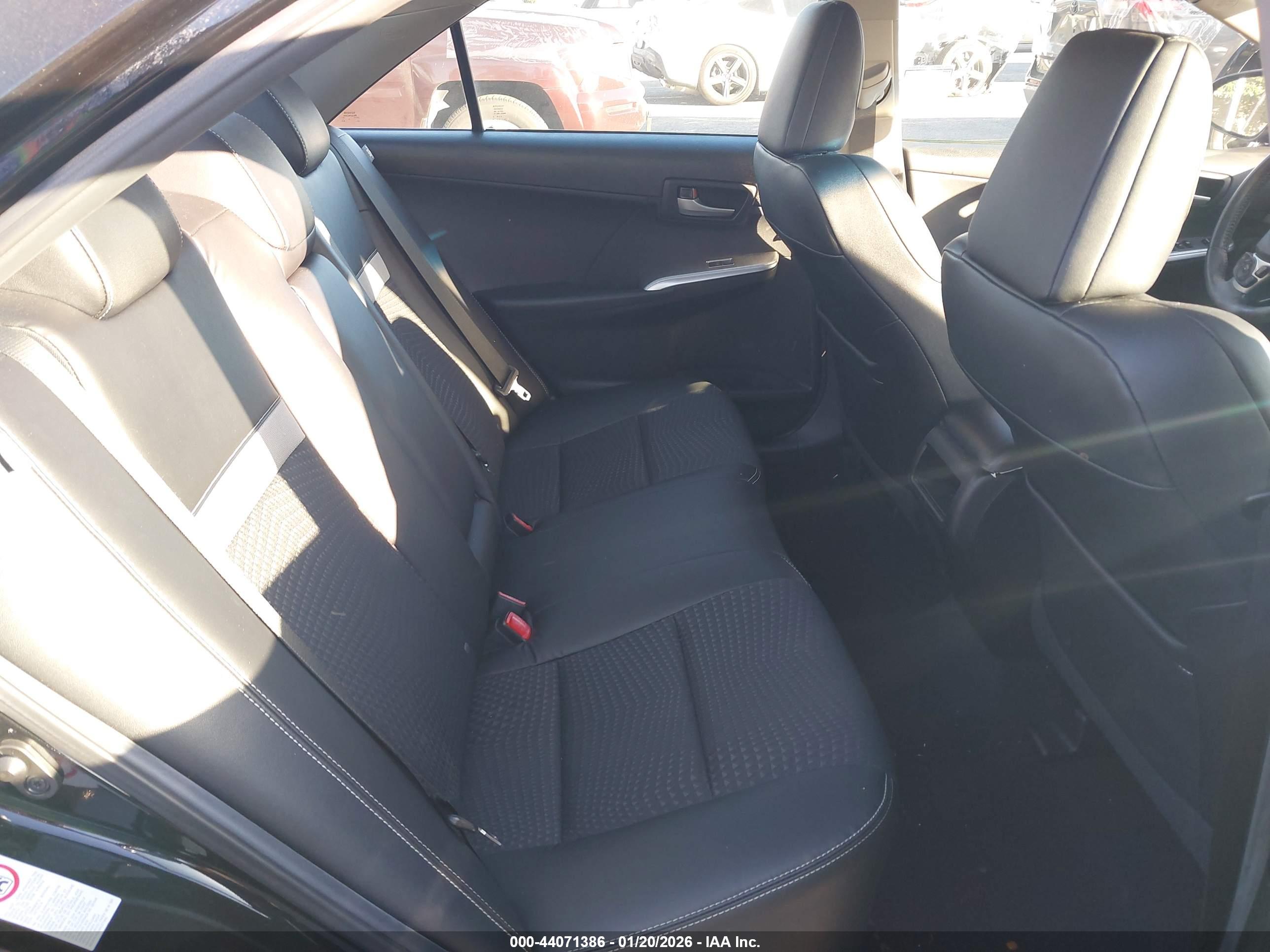 TOYOTA CAMRY image 8