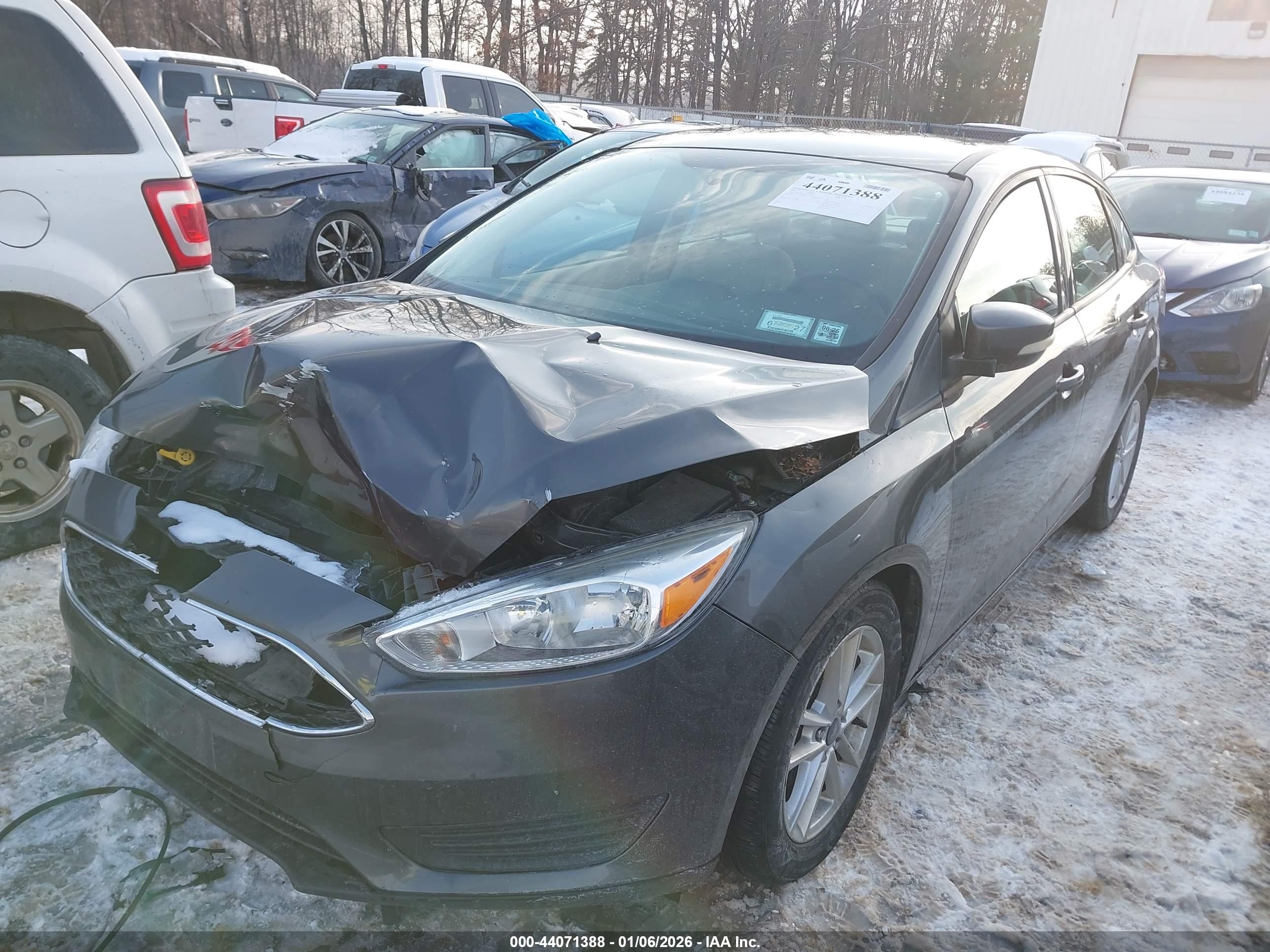 FORD FOCUS image 2
