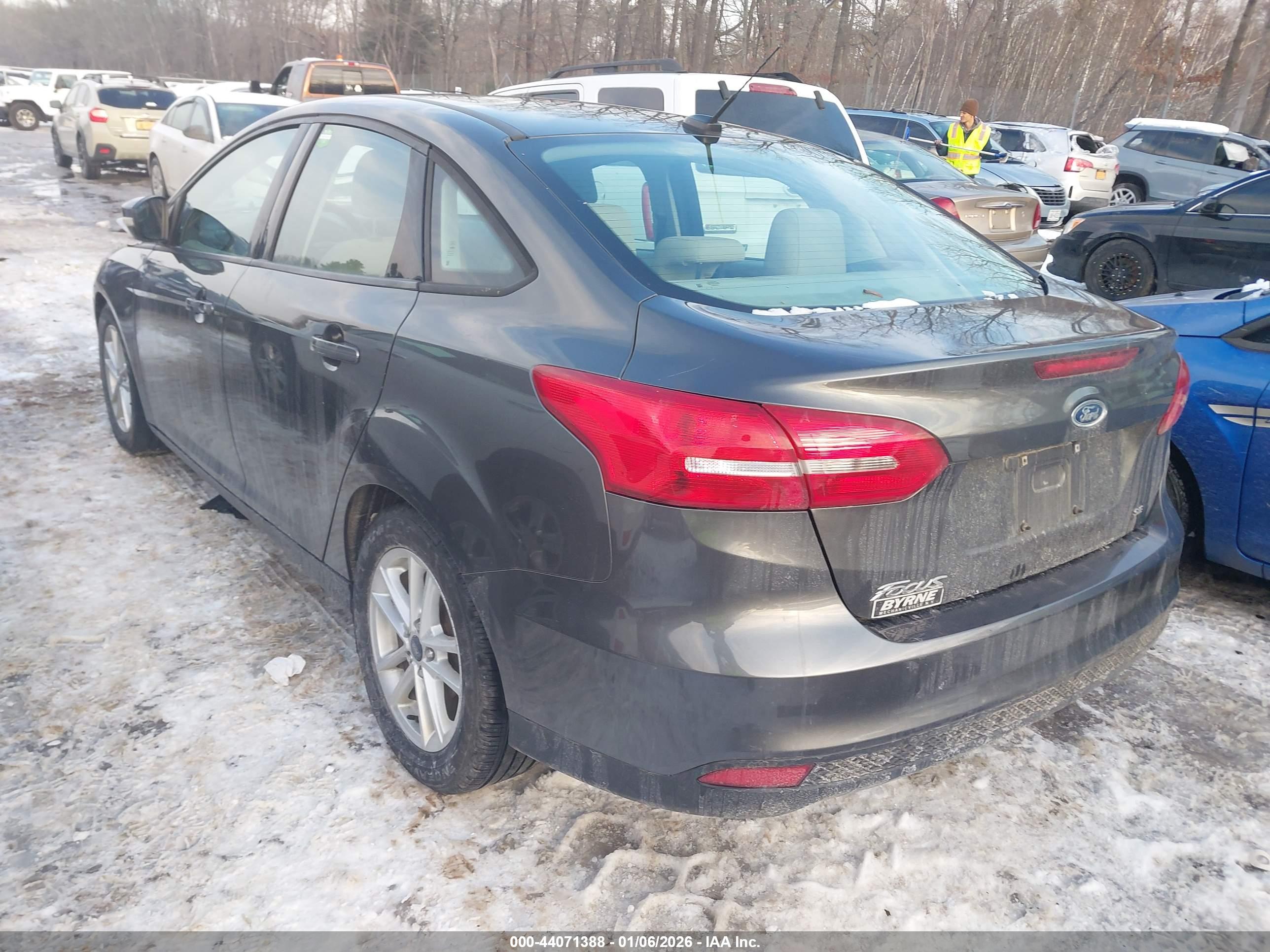 FORD FOCUS image 3