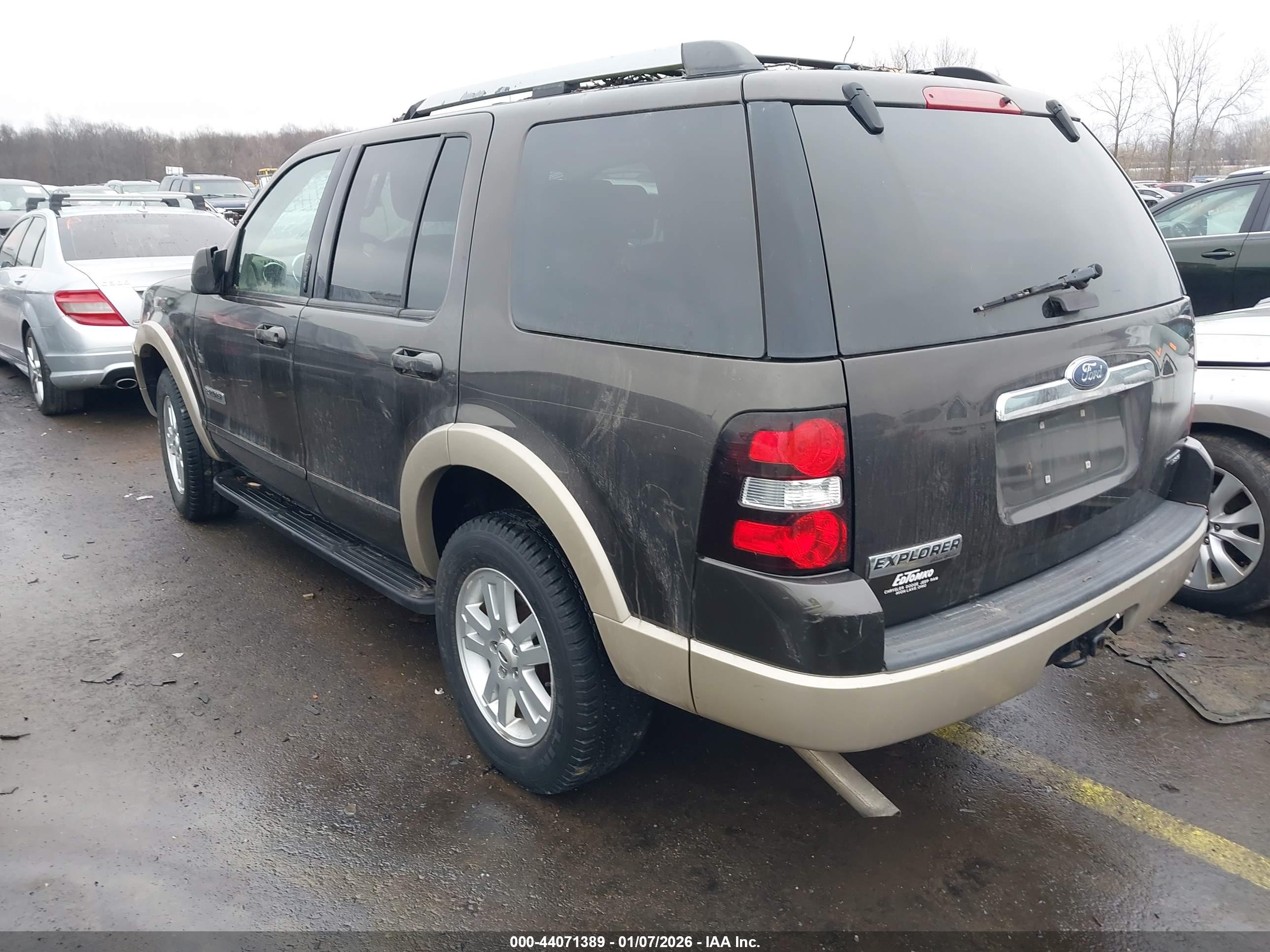 FORD EXPLORER image 3