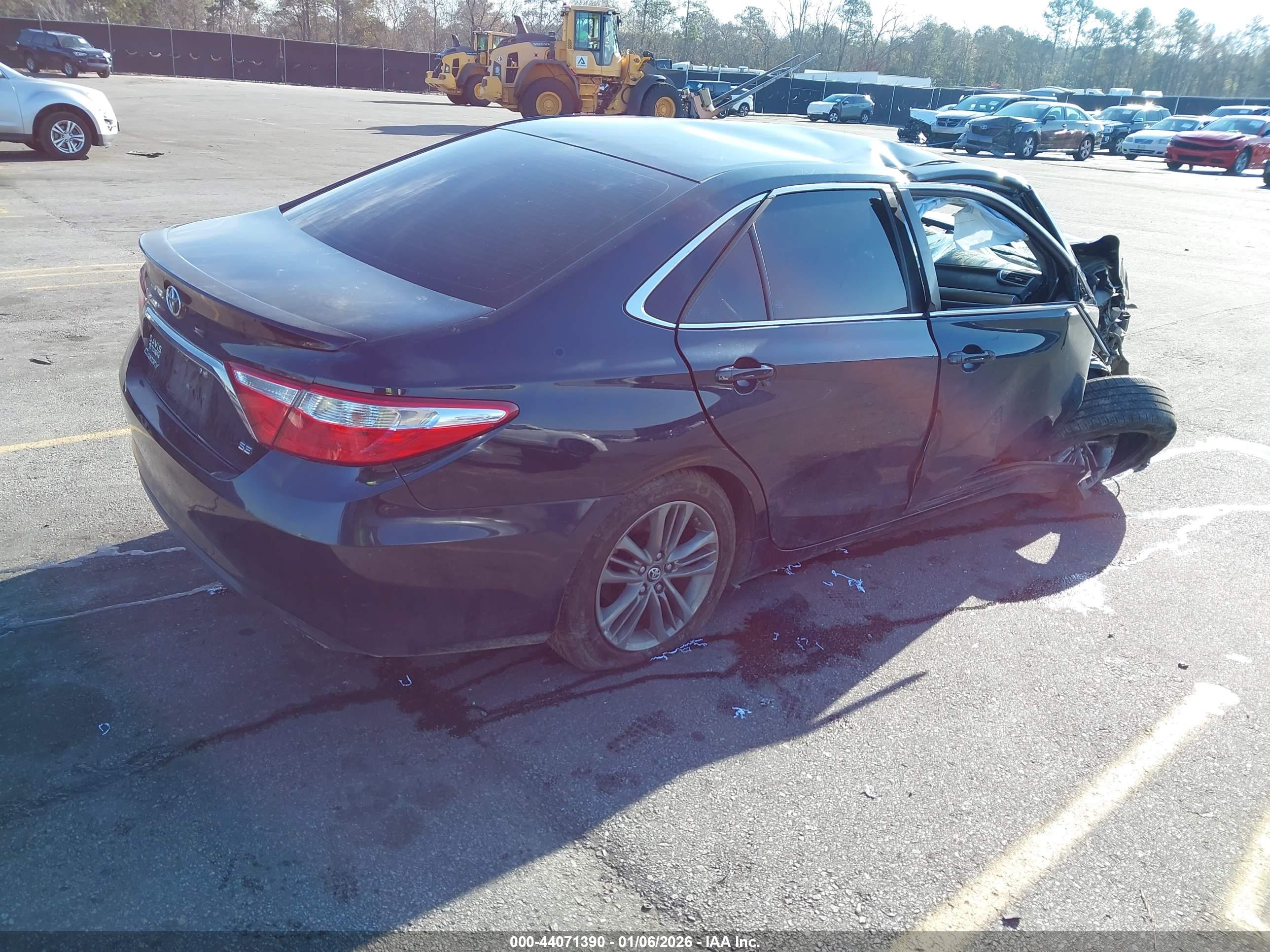 TOYOTA CAMRY image 4