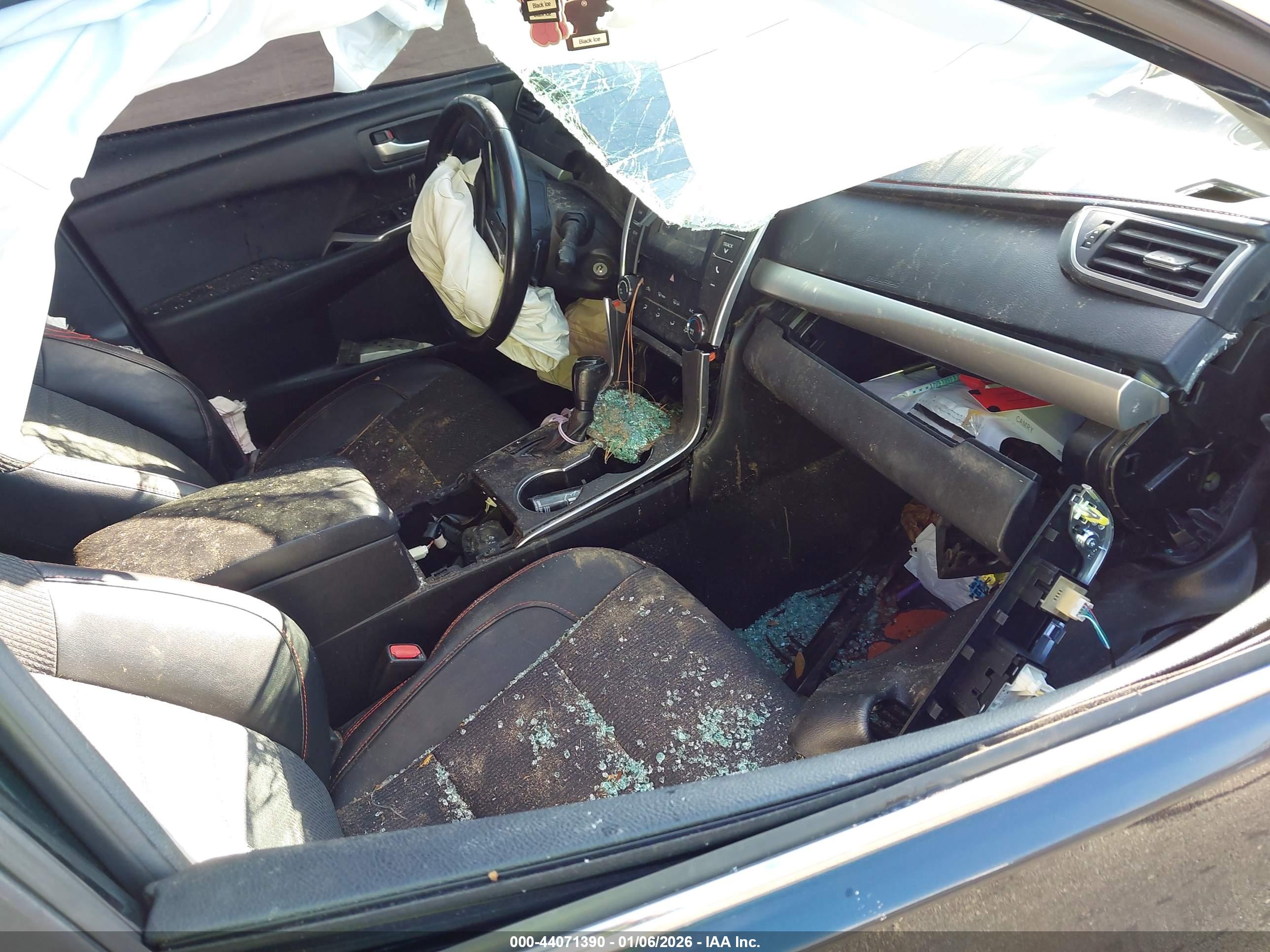 TOYOTA CAMRY image 5
