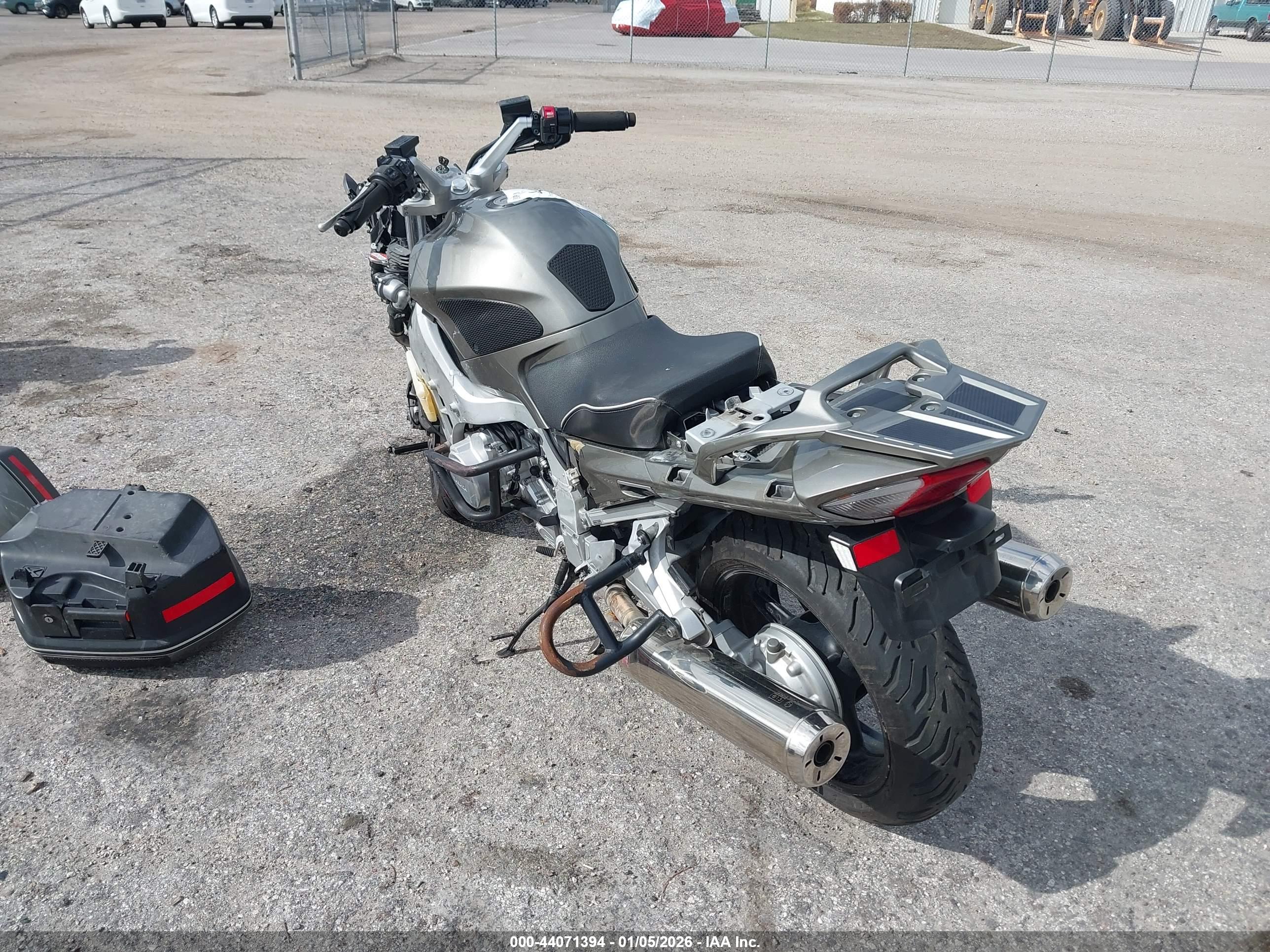 YAMAHA FJR1300 image 3