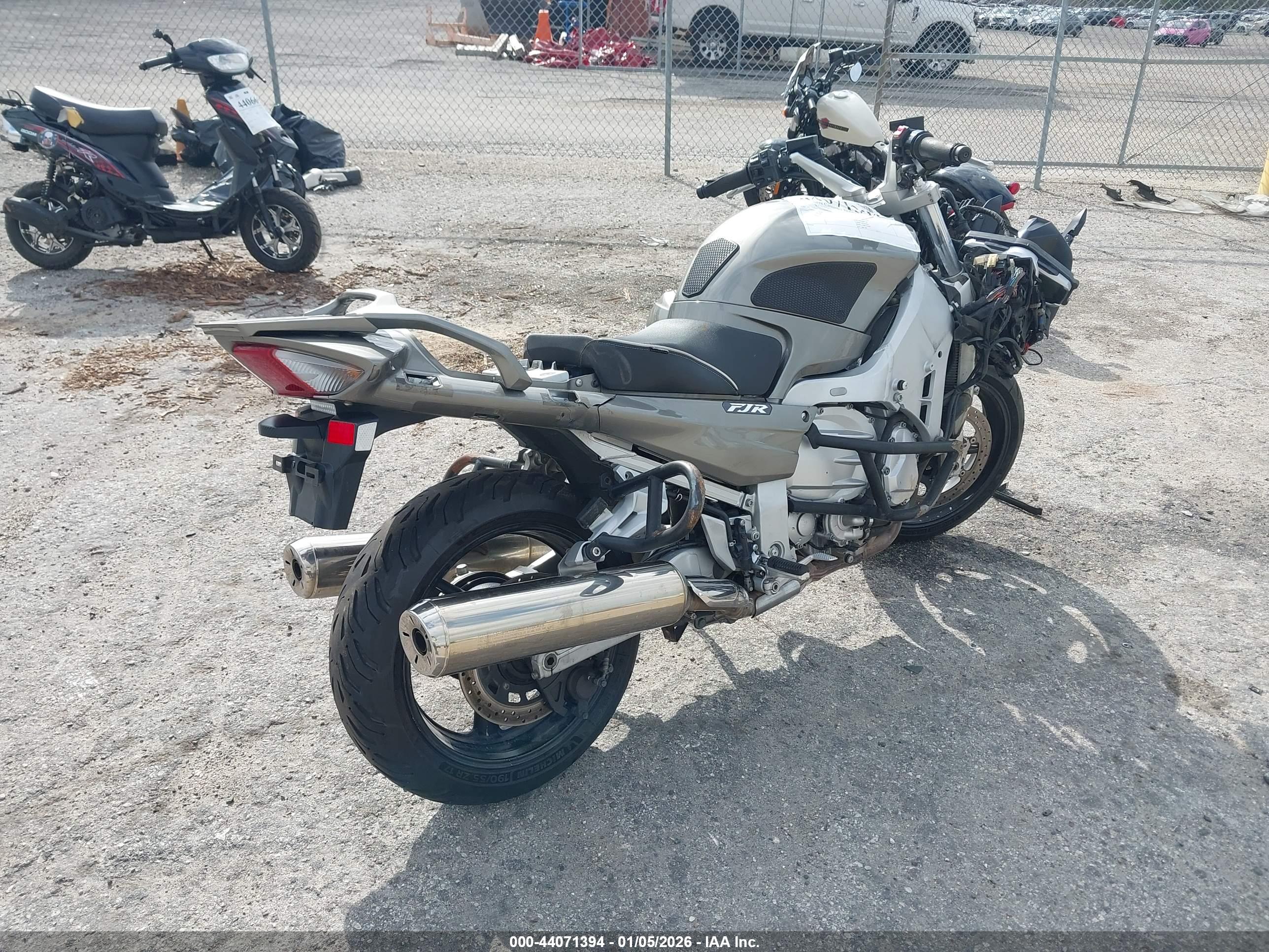 YAMAHA FJR1300 image 4