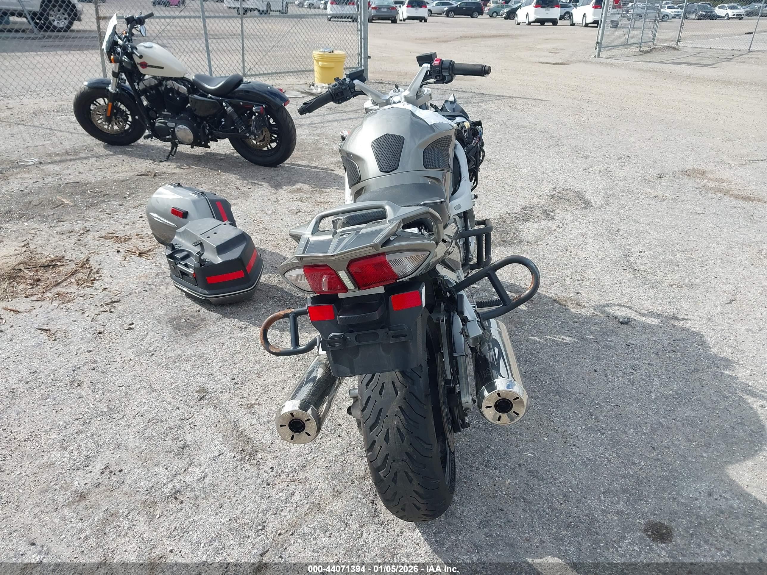 YAMAHA FJR1300 image 6