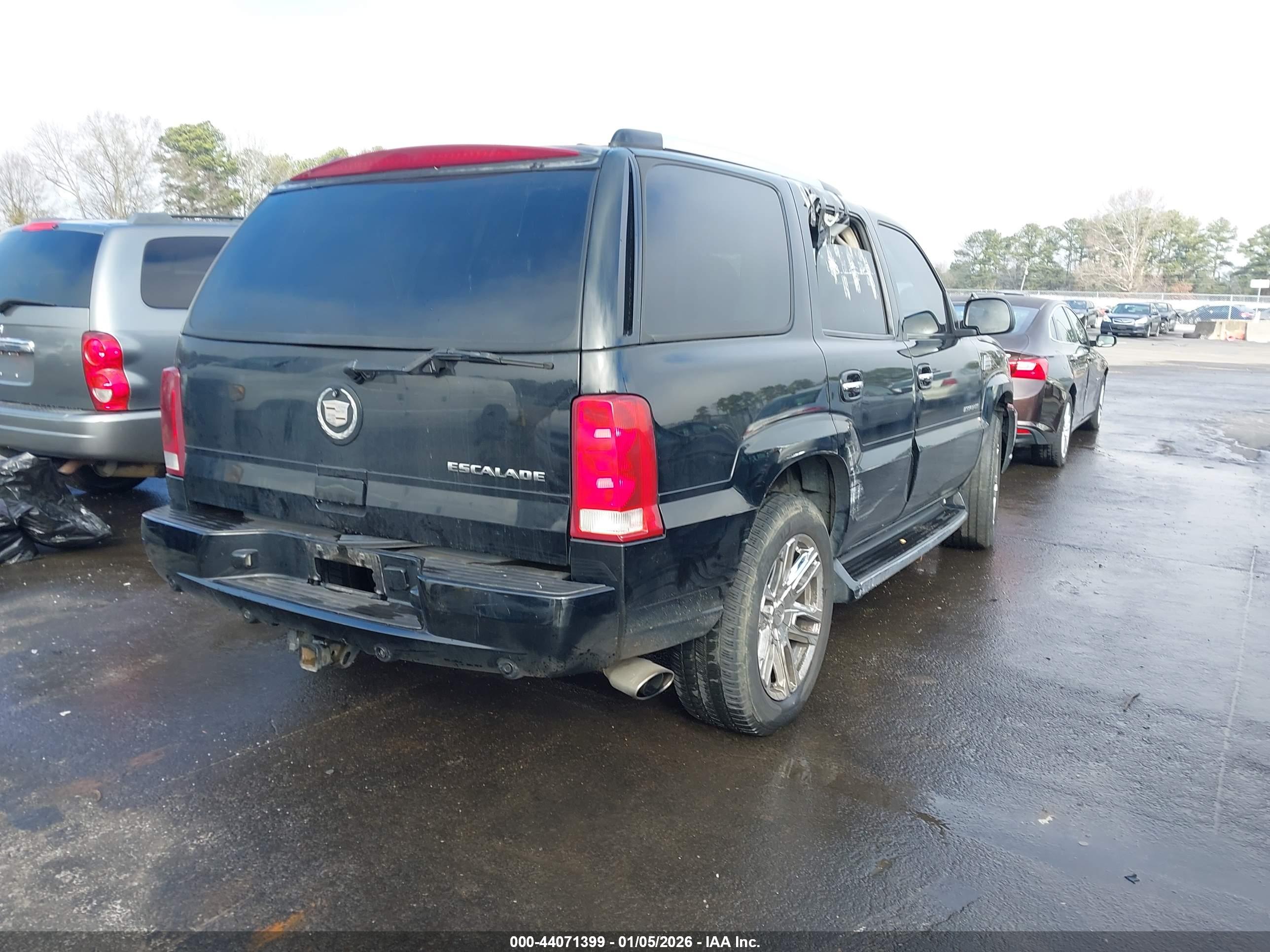 CADILLAC ESCALADE image 4
