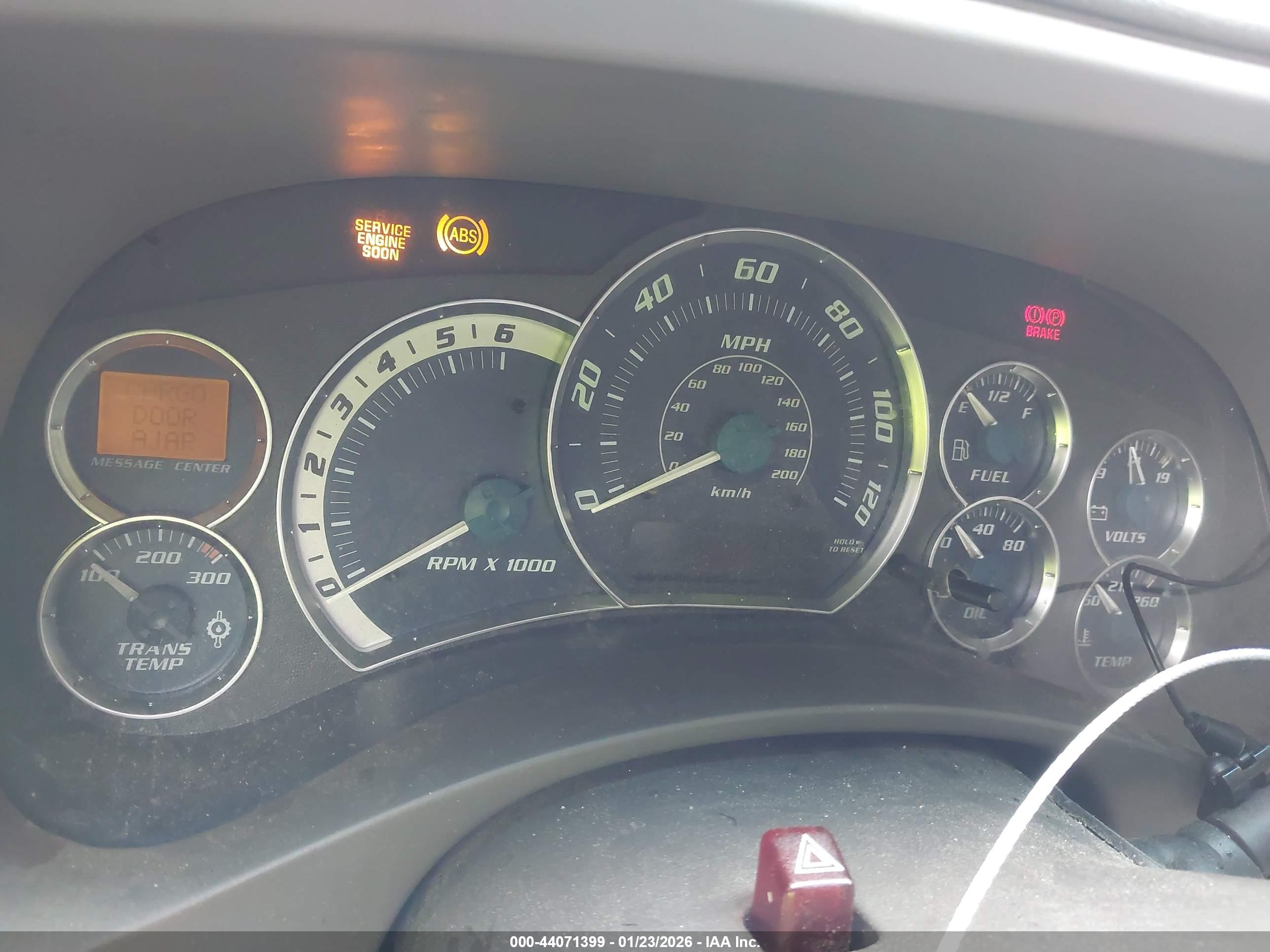 CADILLAC ESCALADE image 7