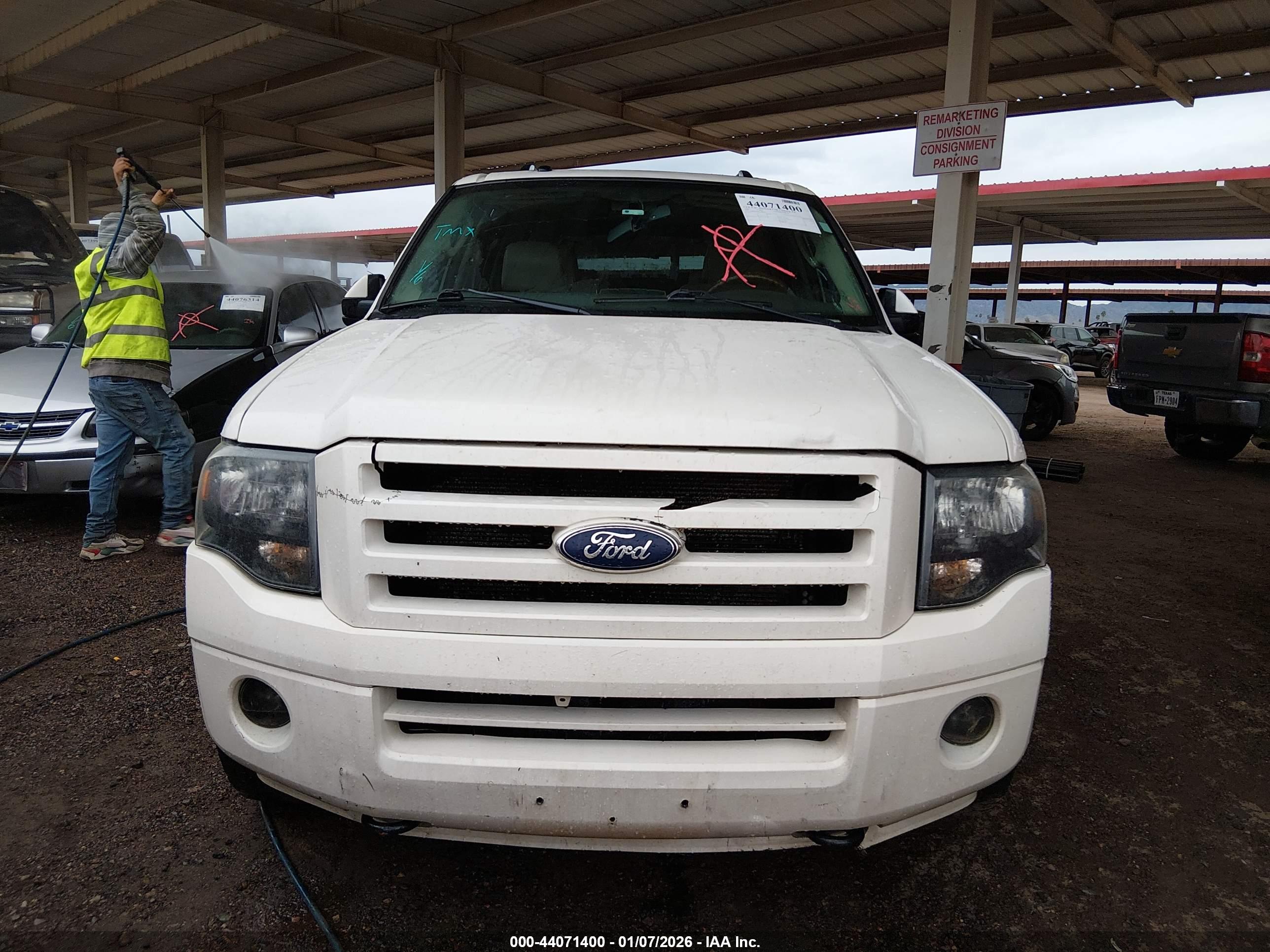 FORD EXPEDITION image 6