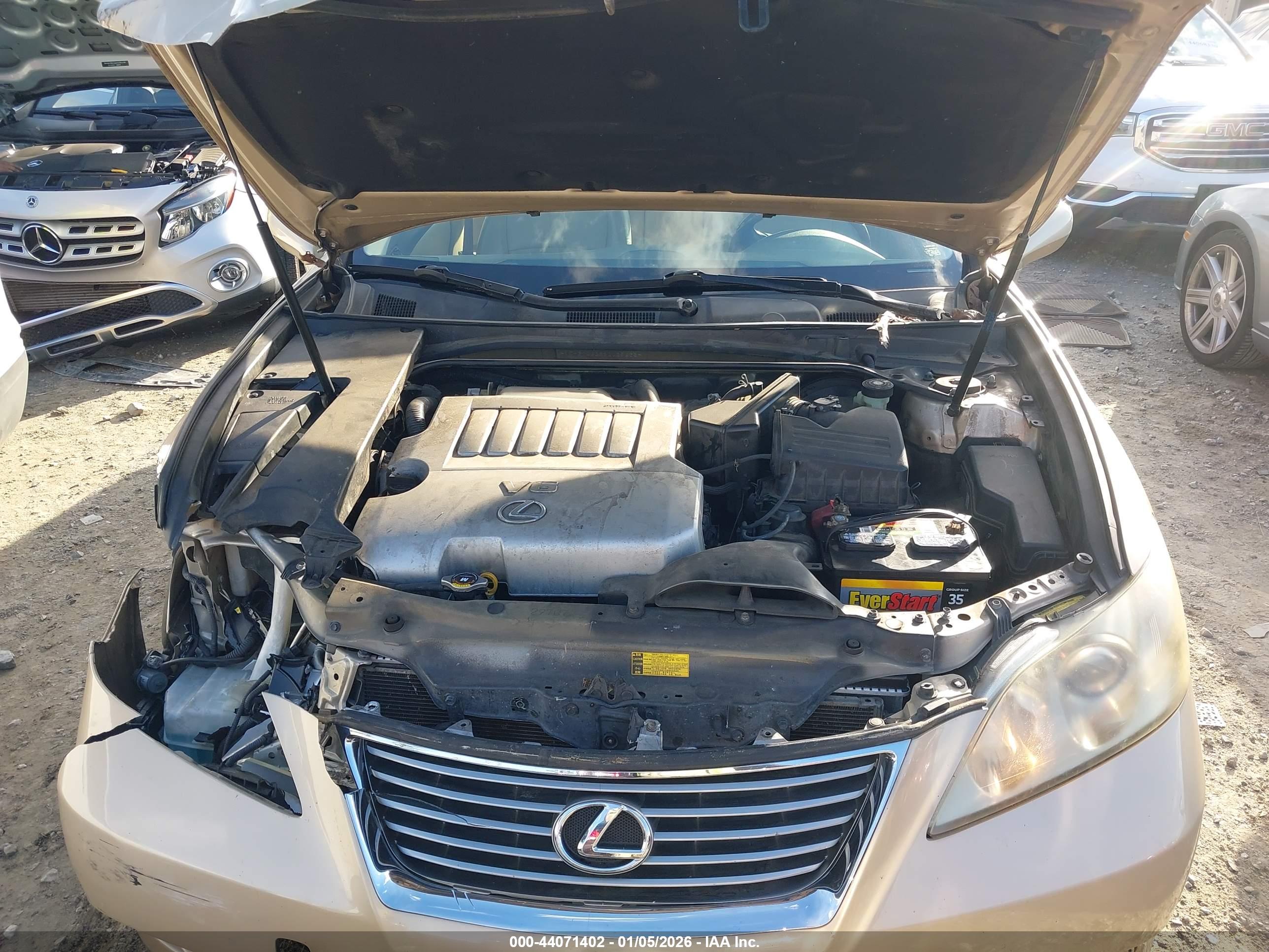 LEXUS ES image 10