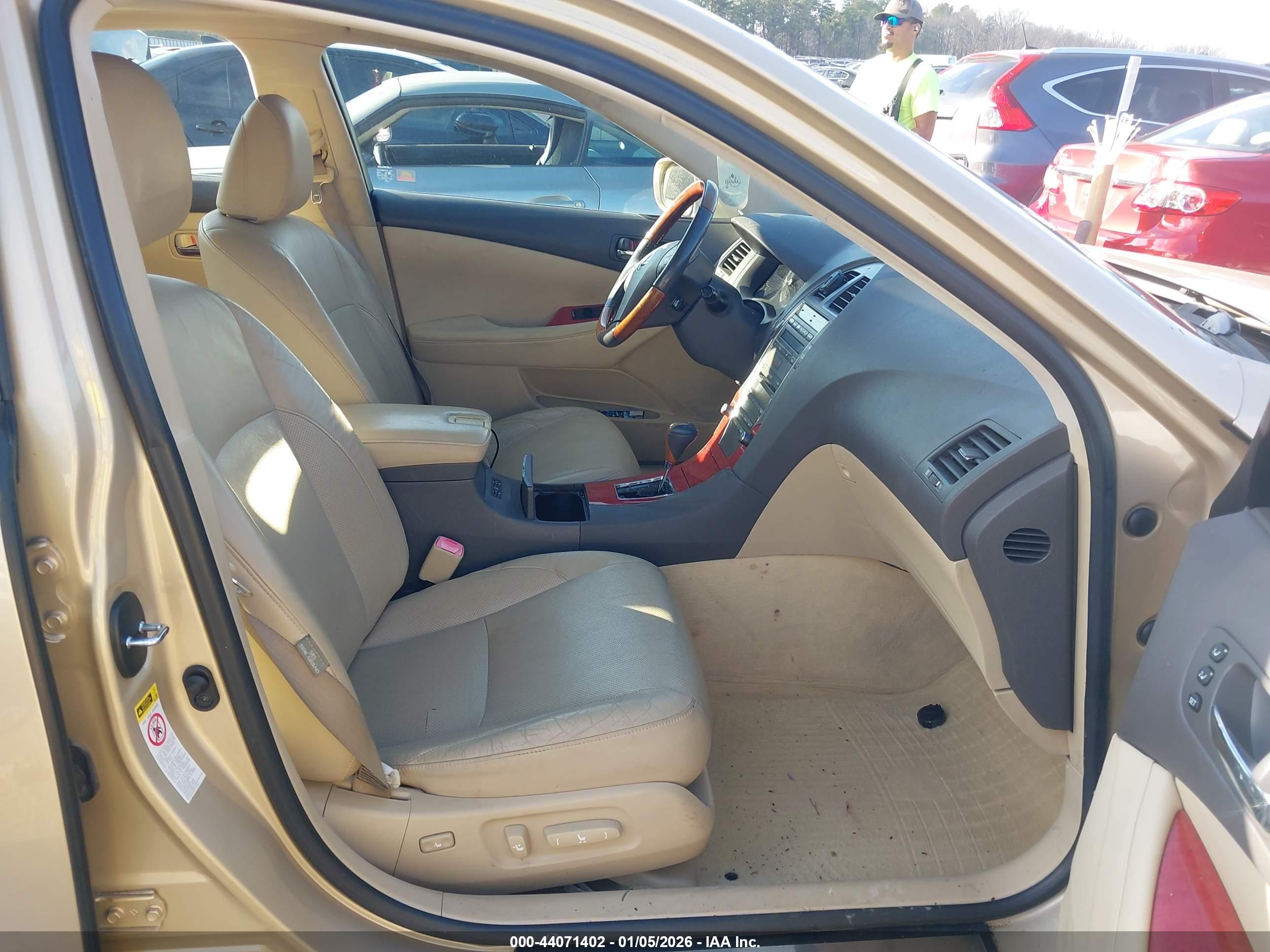 LEXUS ES image 5
