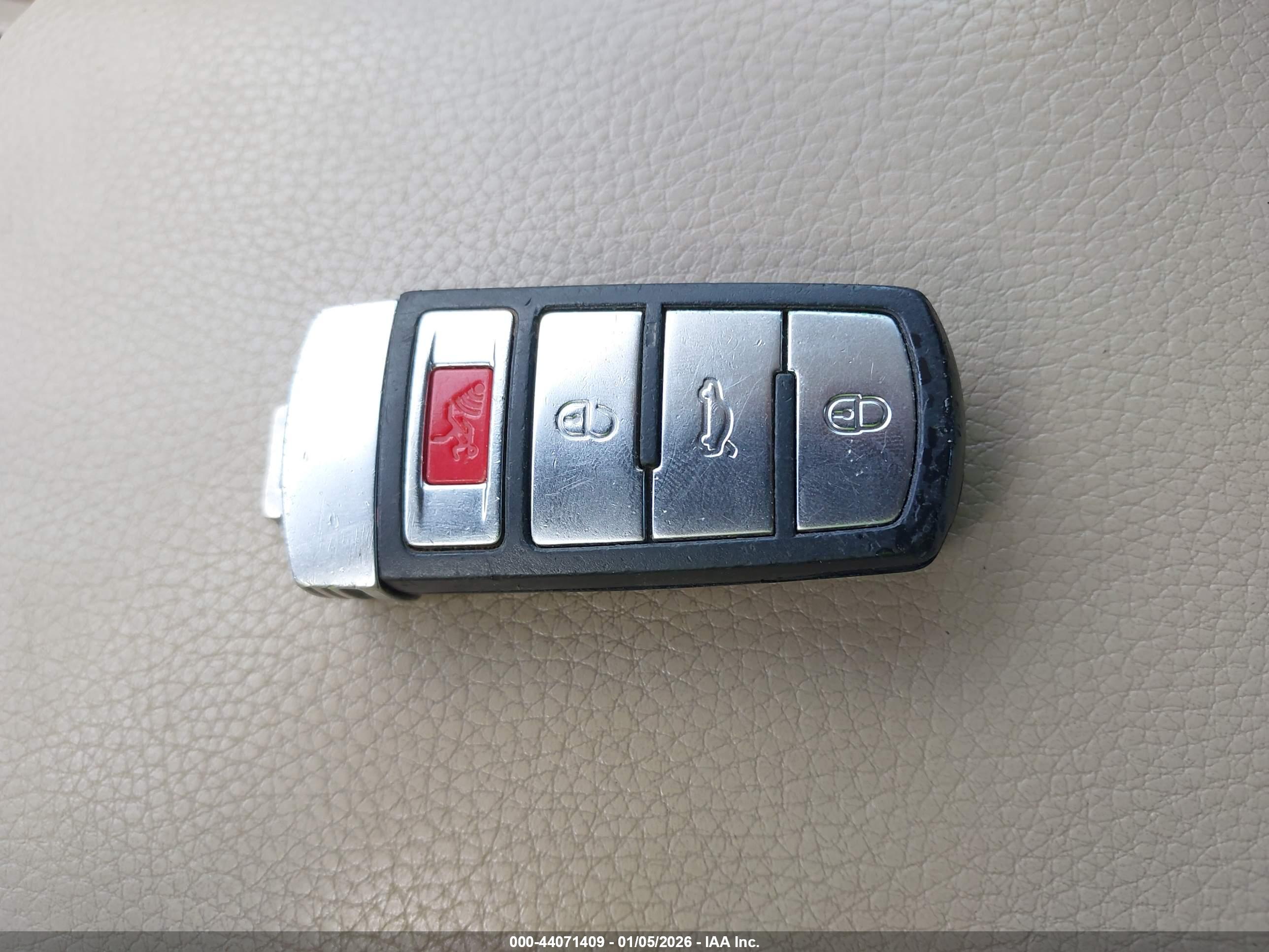 VOLKSWAGEN CC image 11