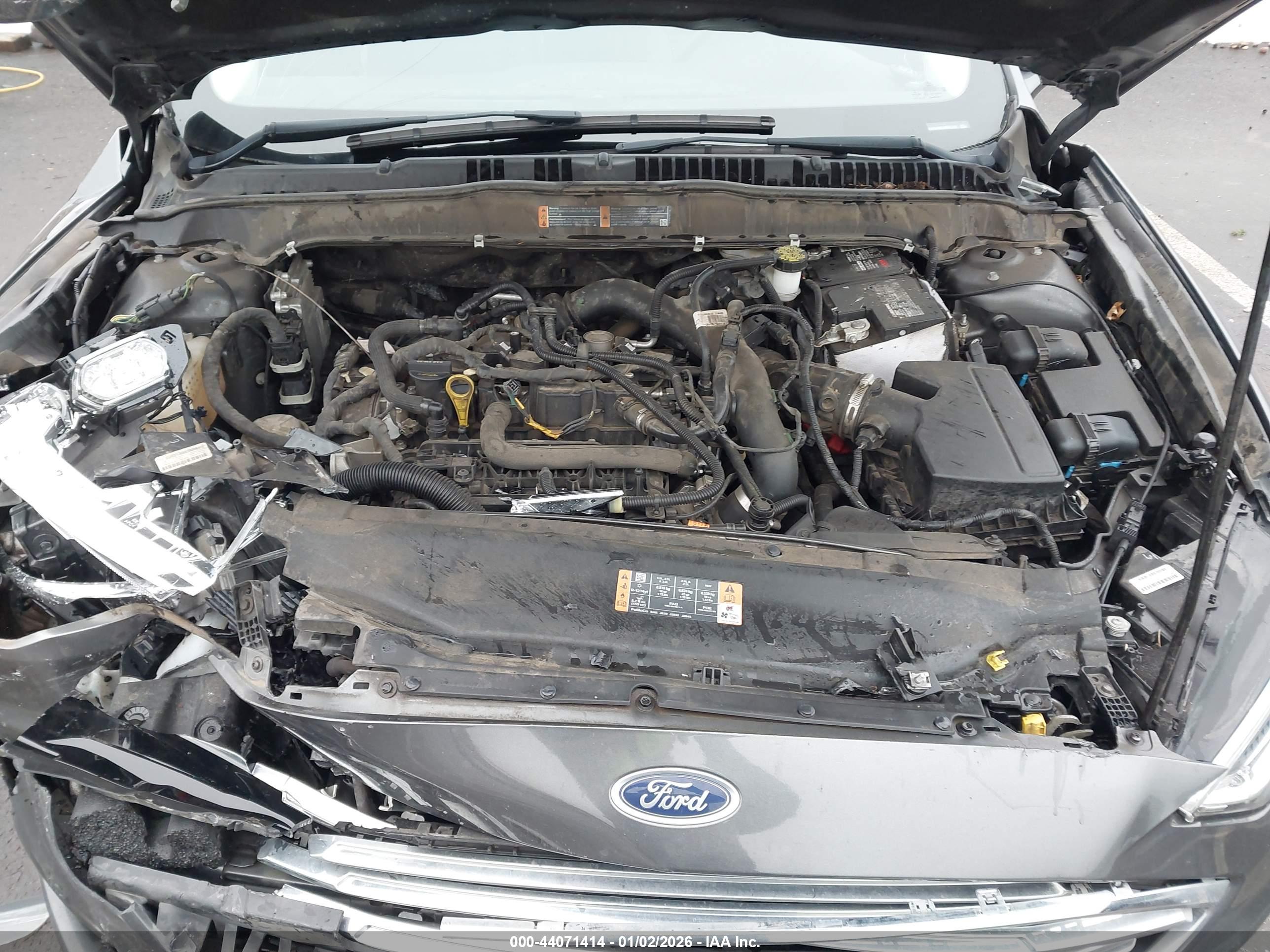FORD FUSION image 10
