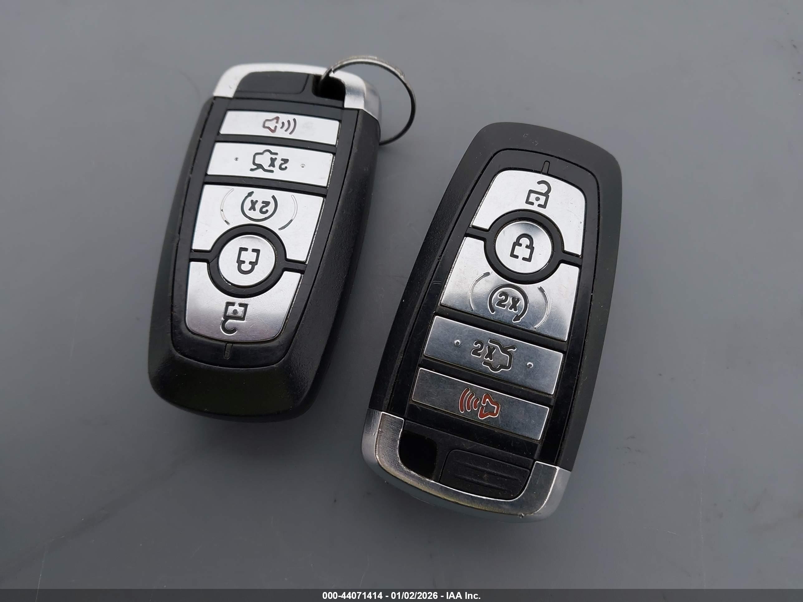 FORD FUSION image 11