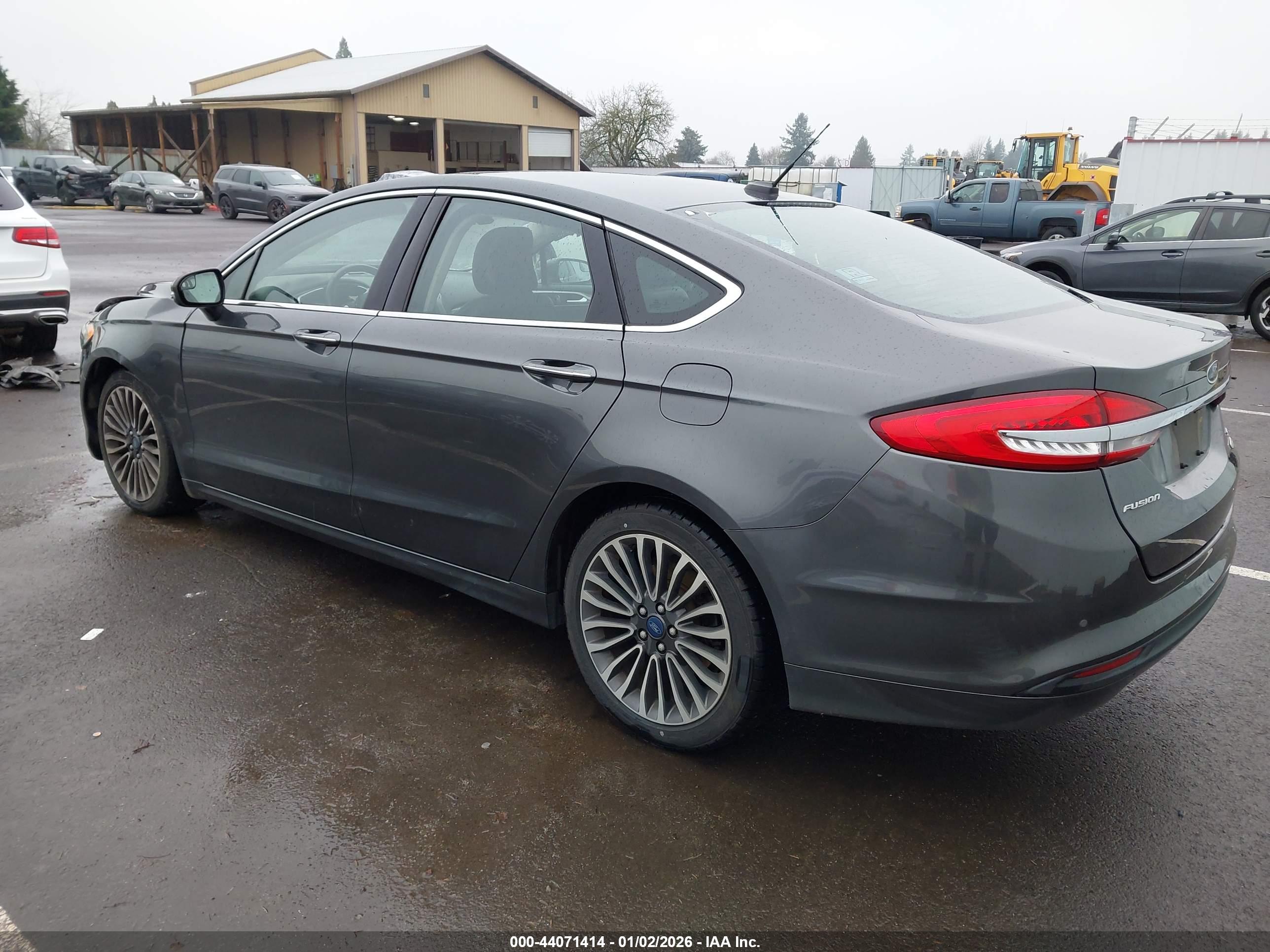 FORD FUSION image 3