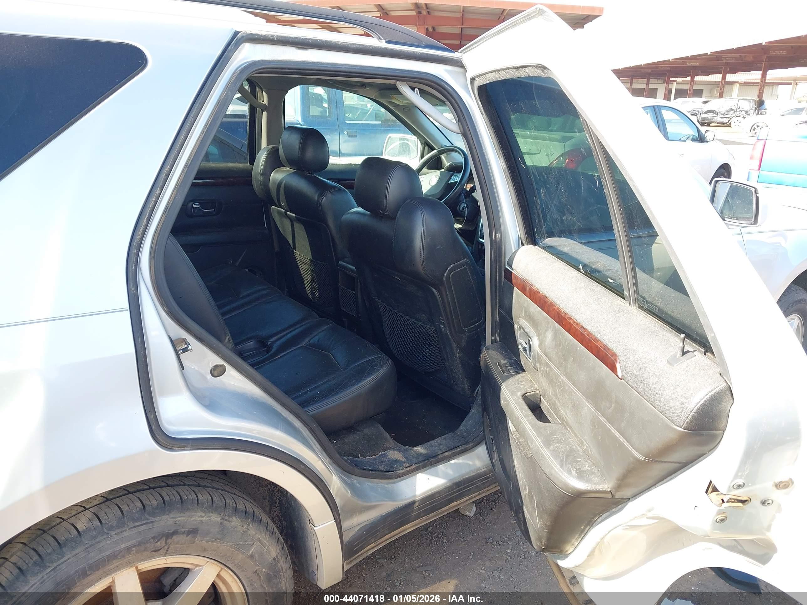 CADILLAC SRX image 8