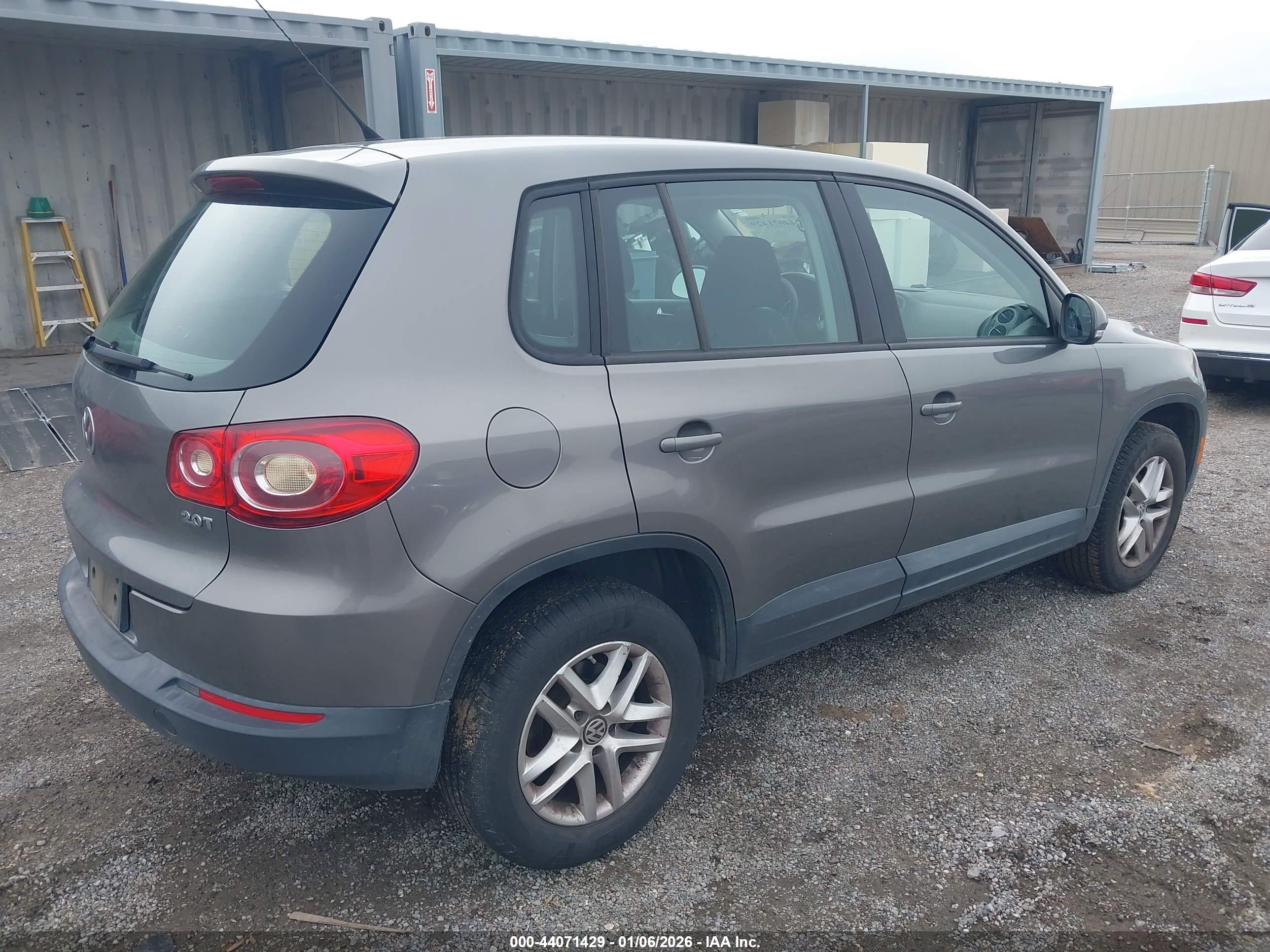 VOLKSWAGEN TIGUAN image 4