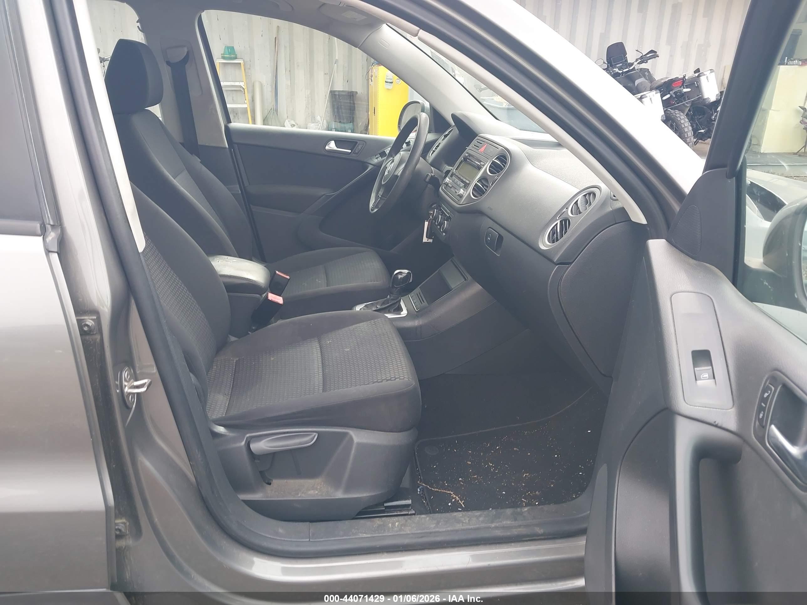 VOLKSWAGEN TIGUAN image 5