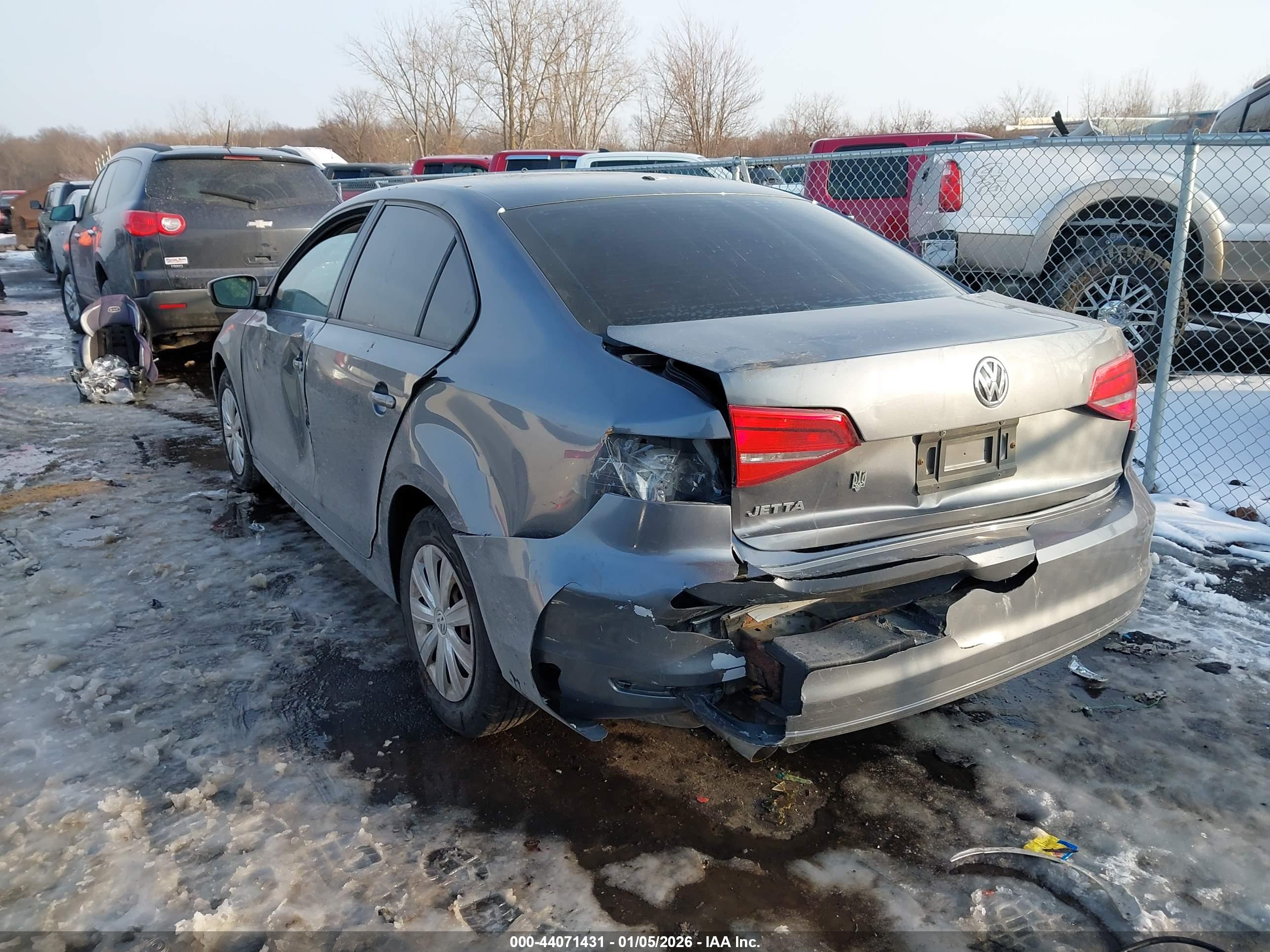 VOLKSWAGEN JETTA image 3