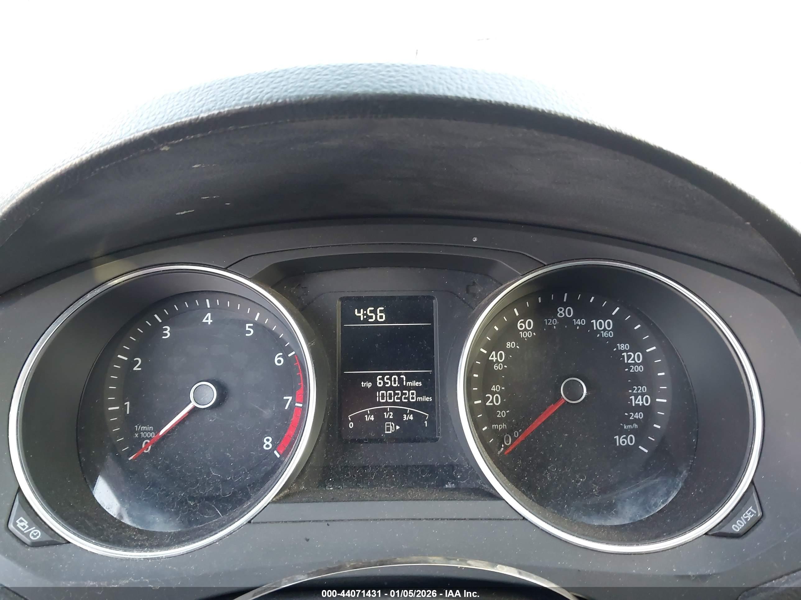VOLKSWAGEN JETTA image 7