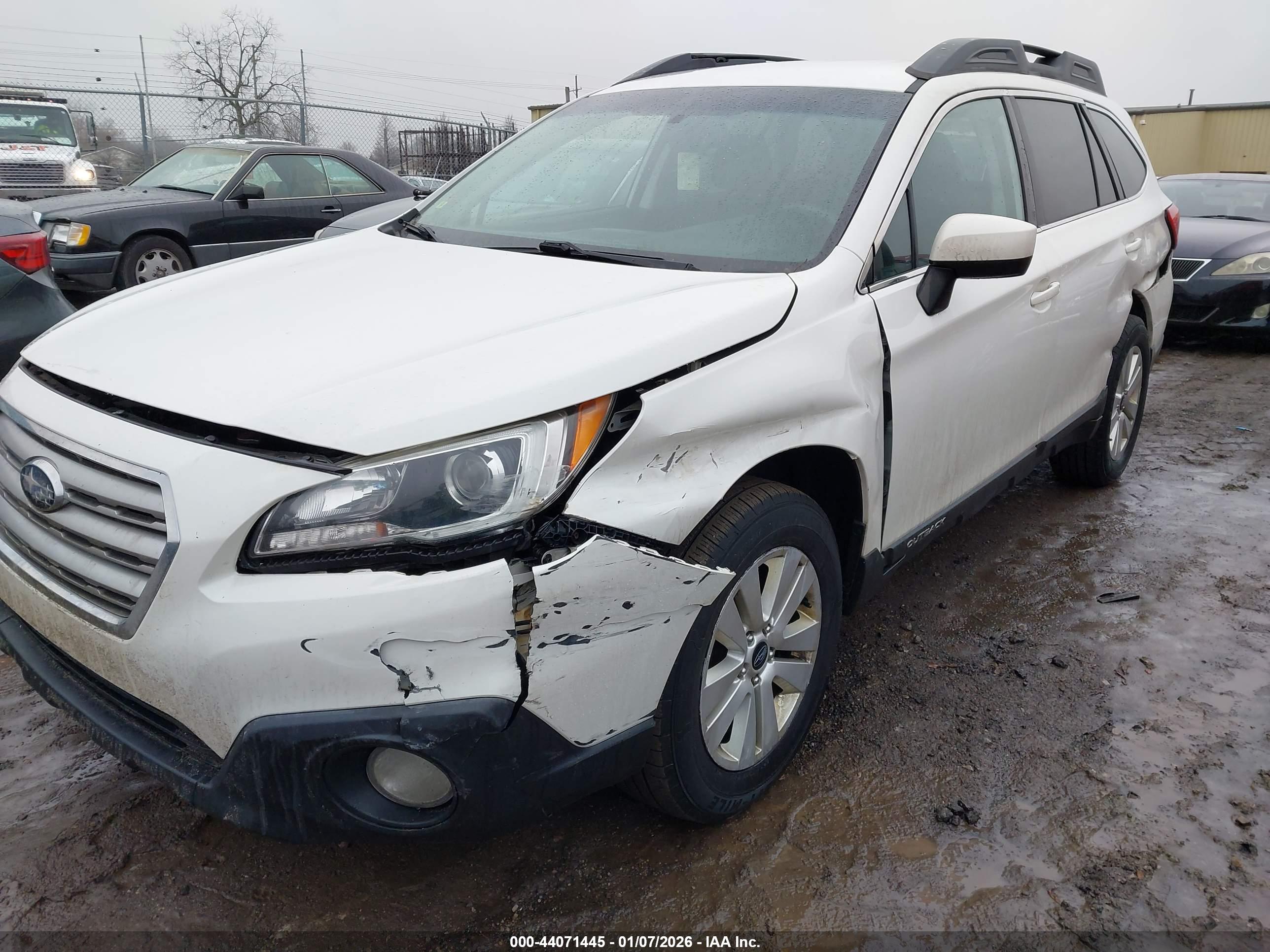 SUBARU OUTBACK image 2