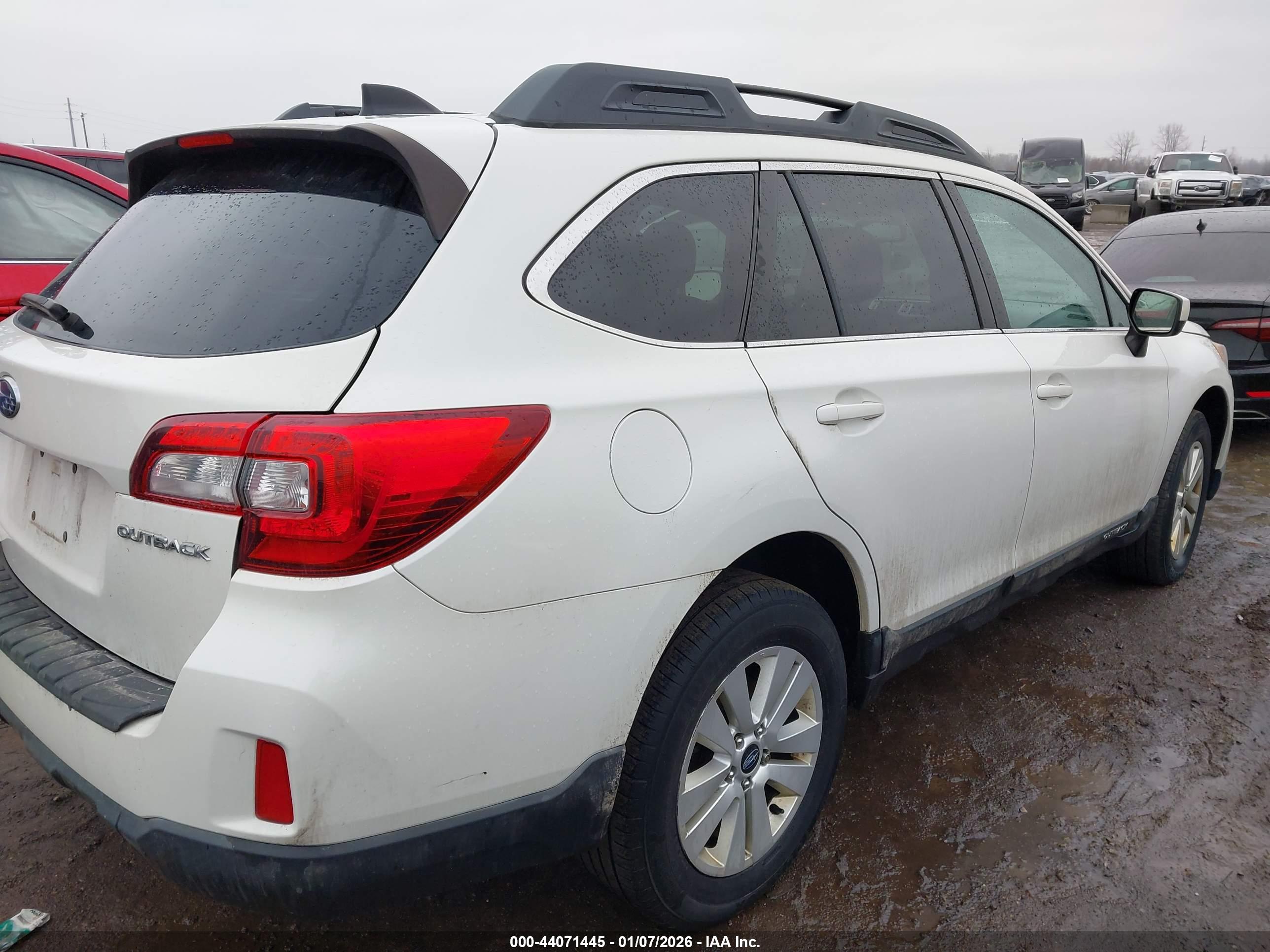 SUBARU OUTBACK image 4