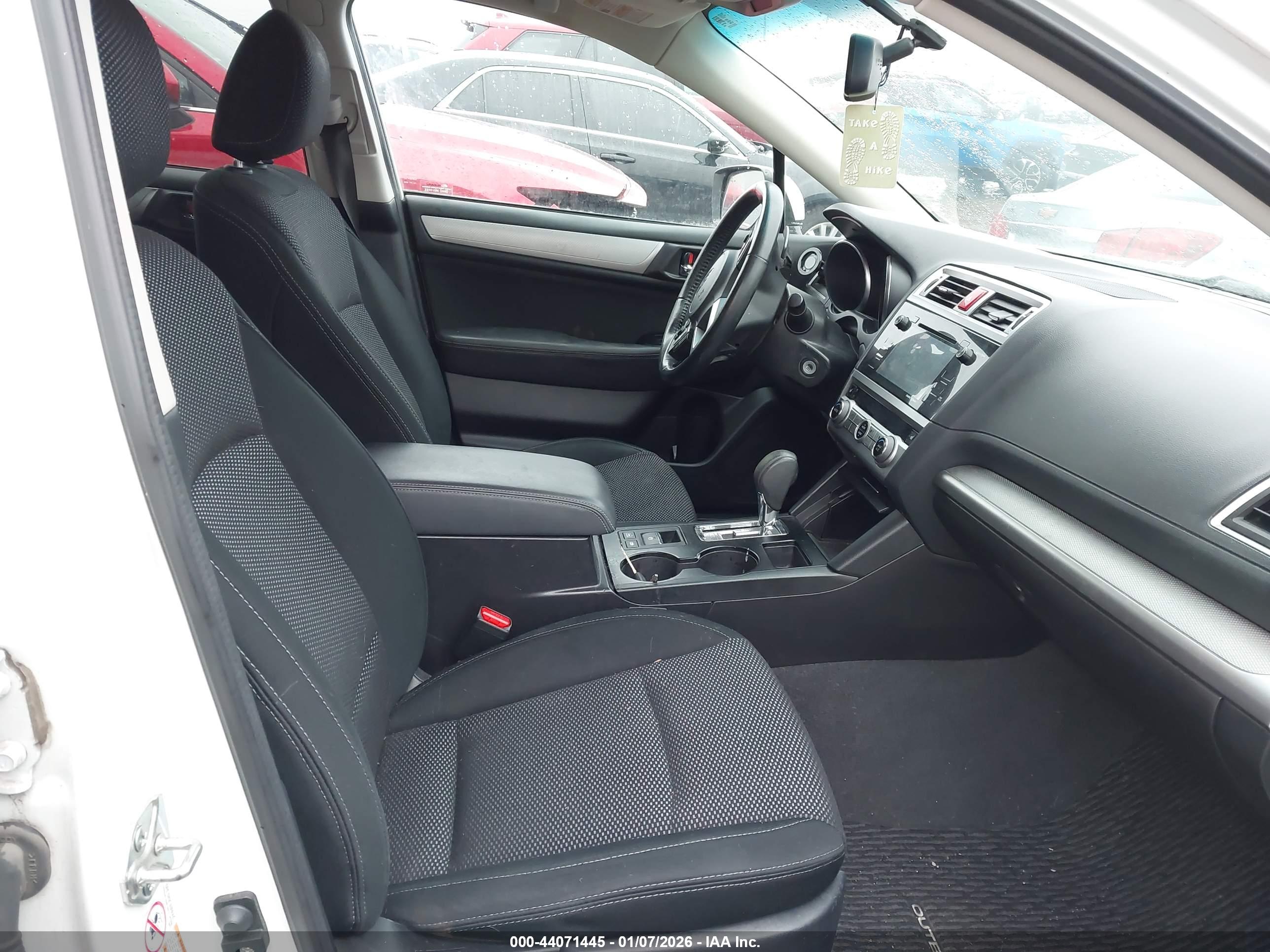 SUBARU OUTBACK image 5