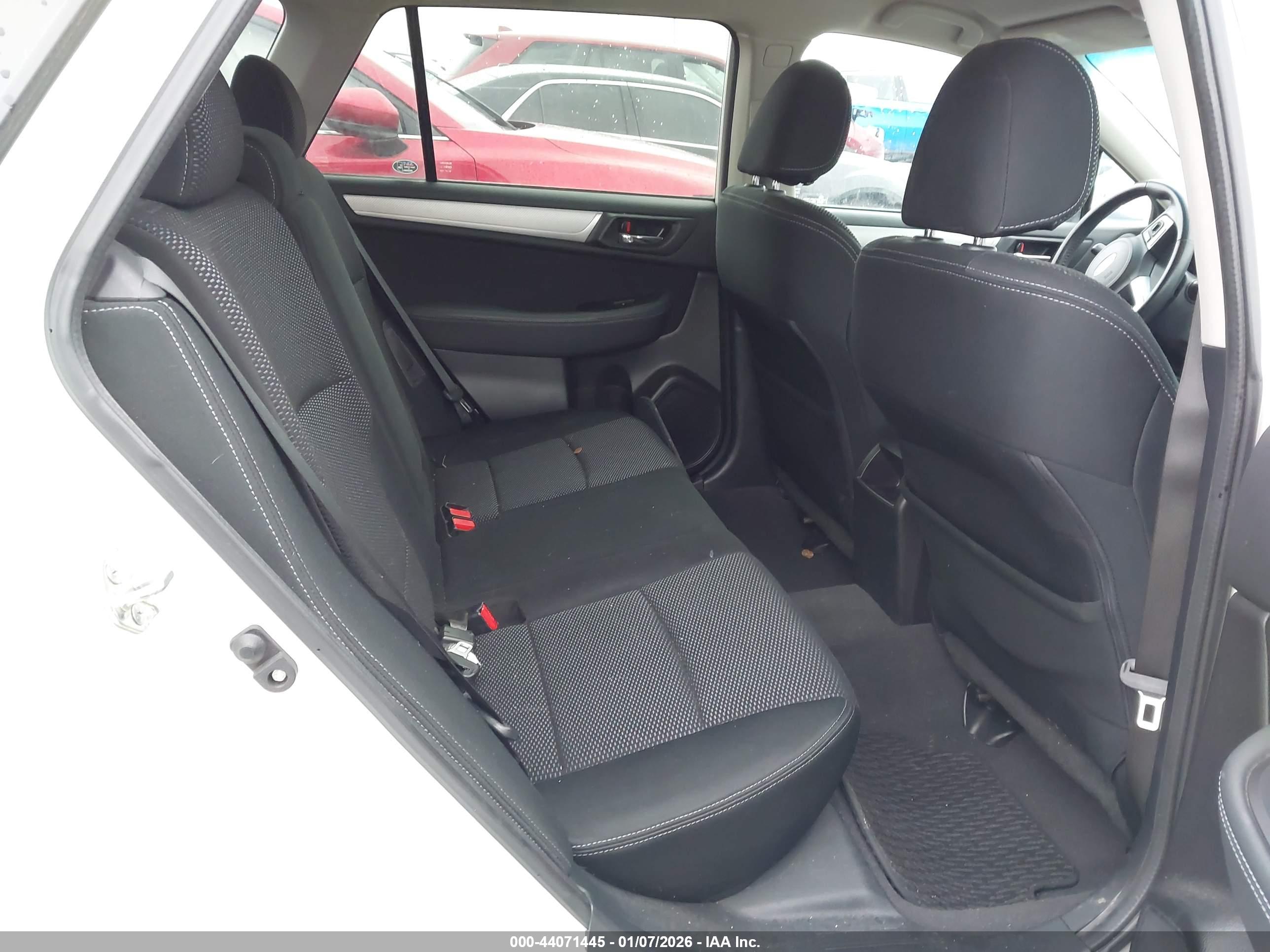SUBARU OUTBACK image 8