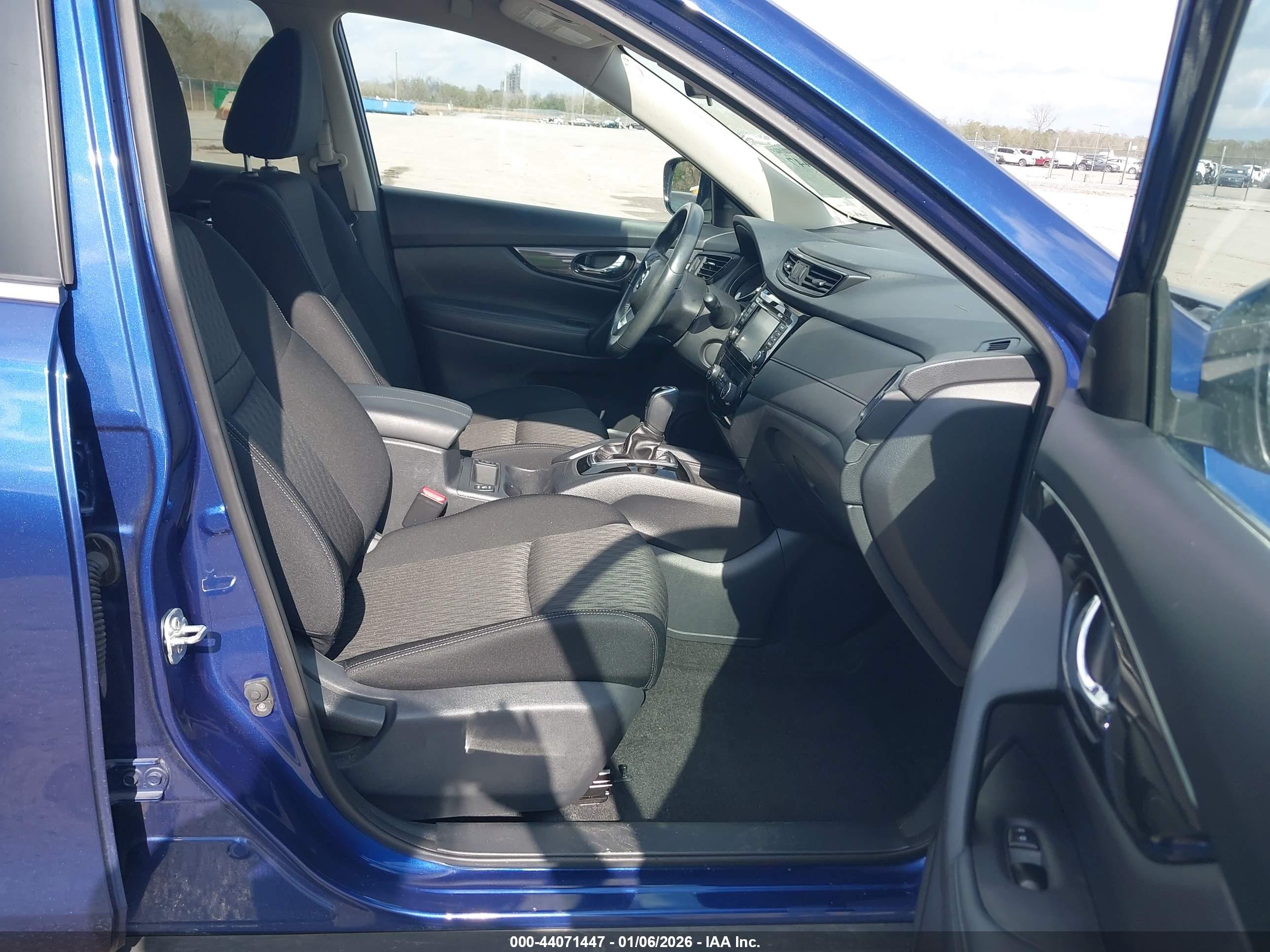 NISSAN ROGUE image 5