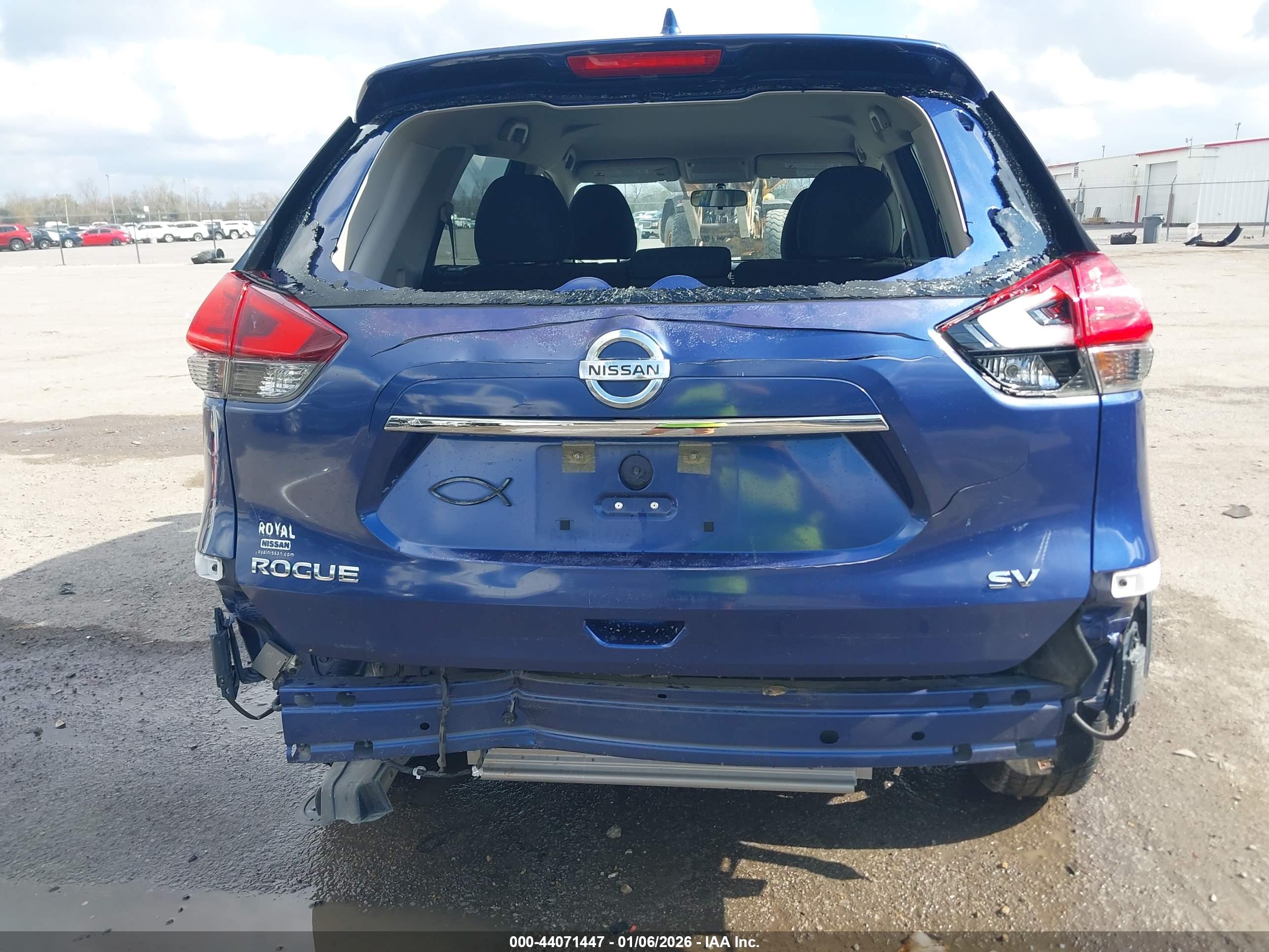 NISSAN ROGUE image 6
