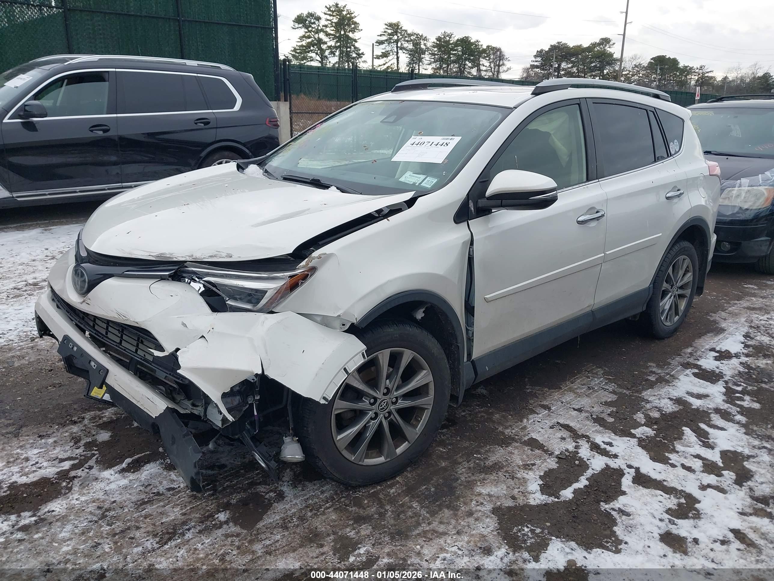 TOYOTA RAV4 image 2