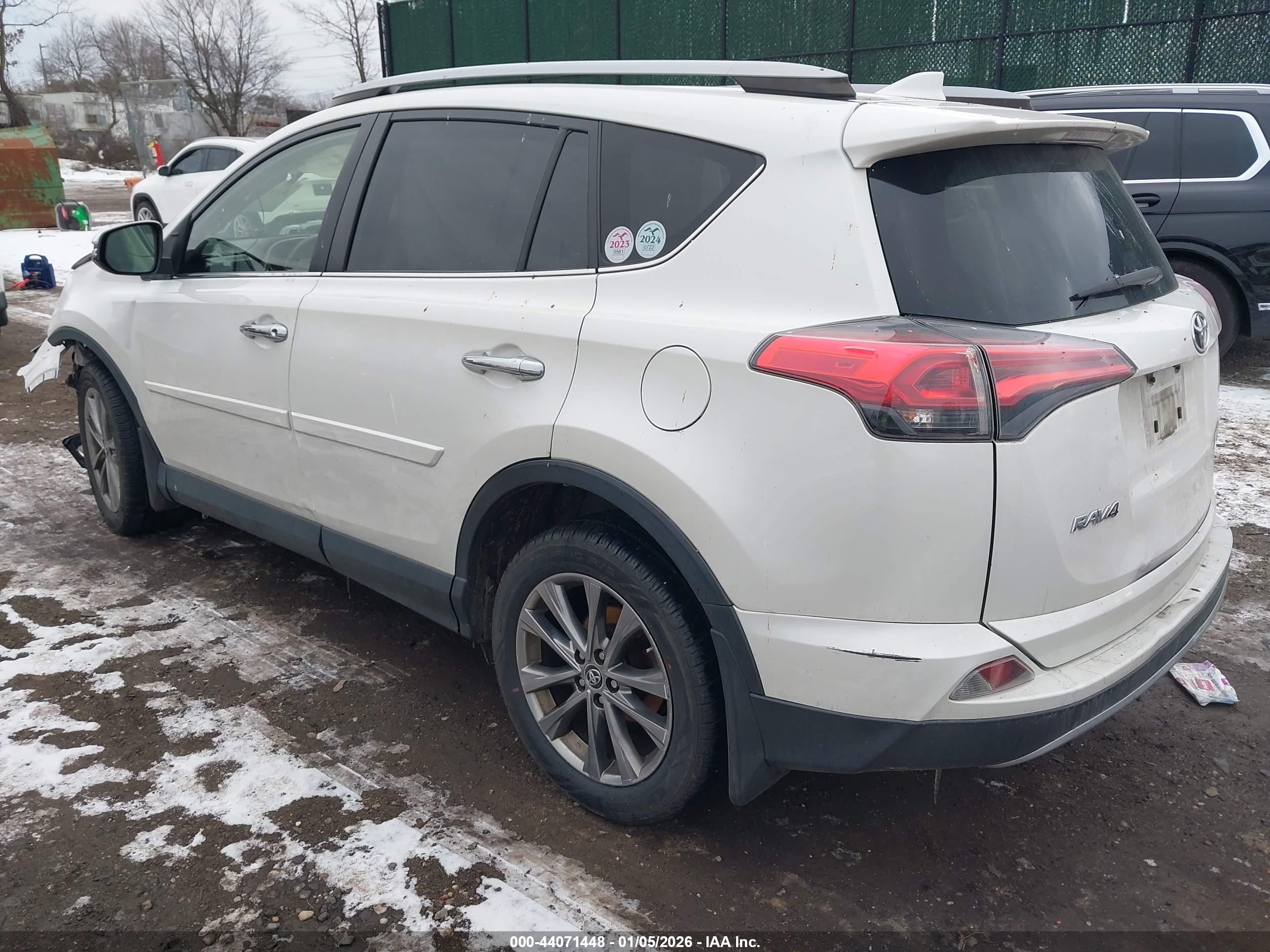 TOYOTA RAV4 image 3