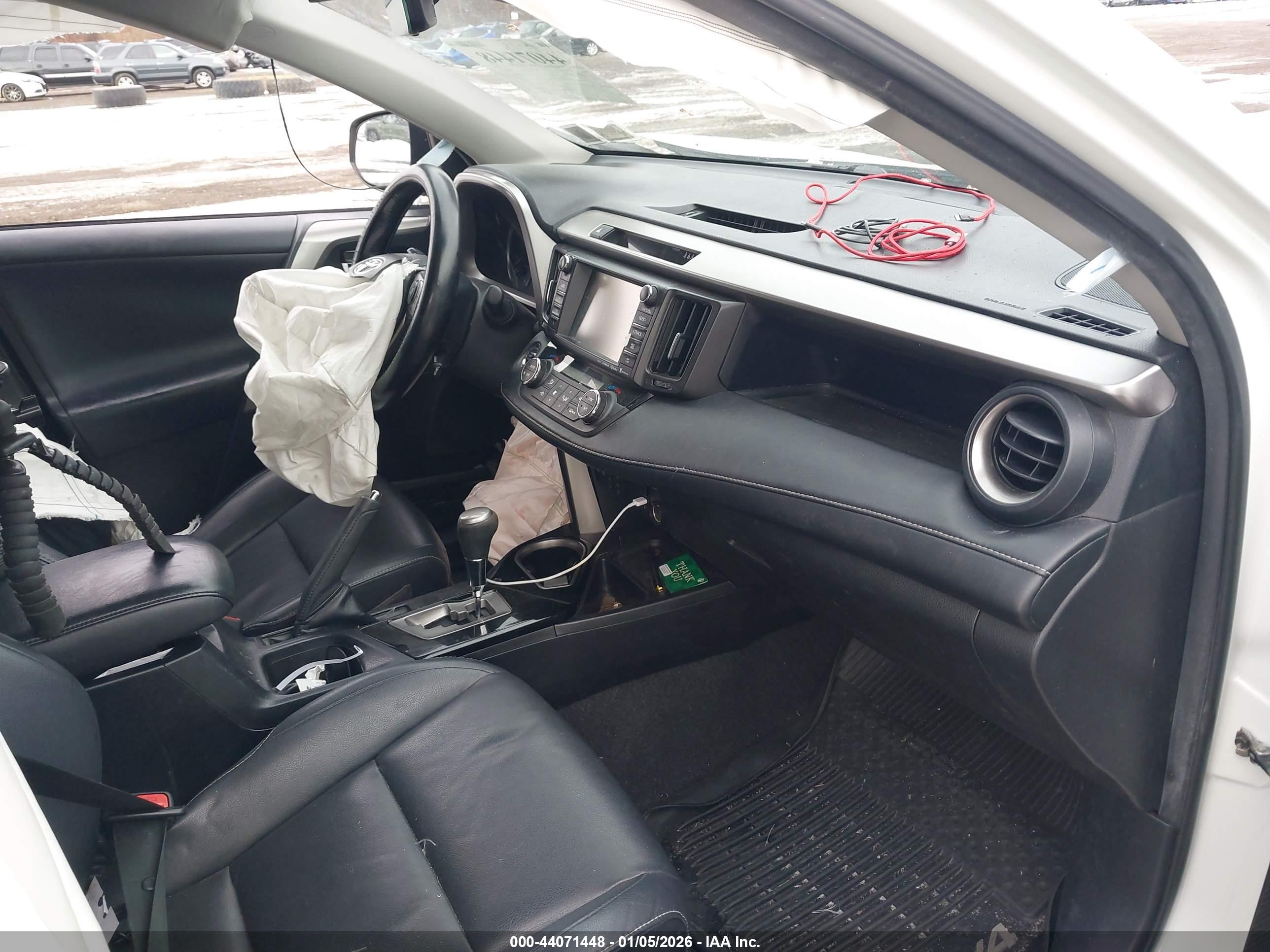 TOYOTA RAV4 image 5