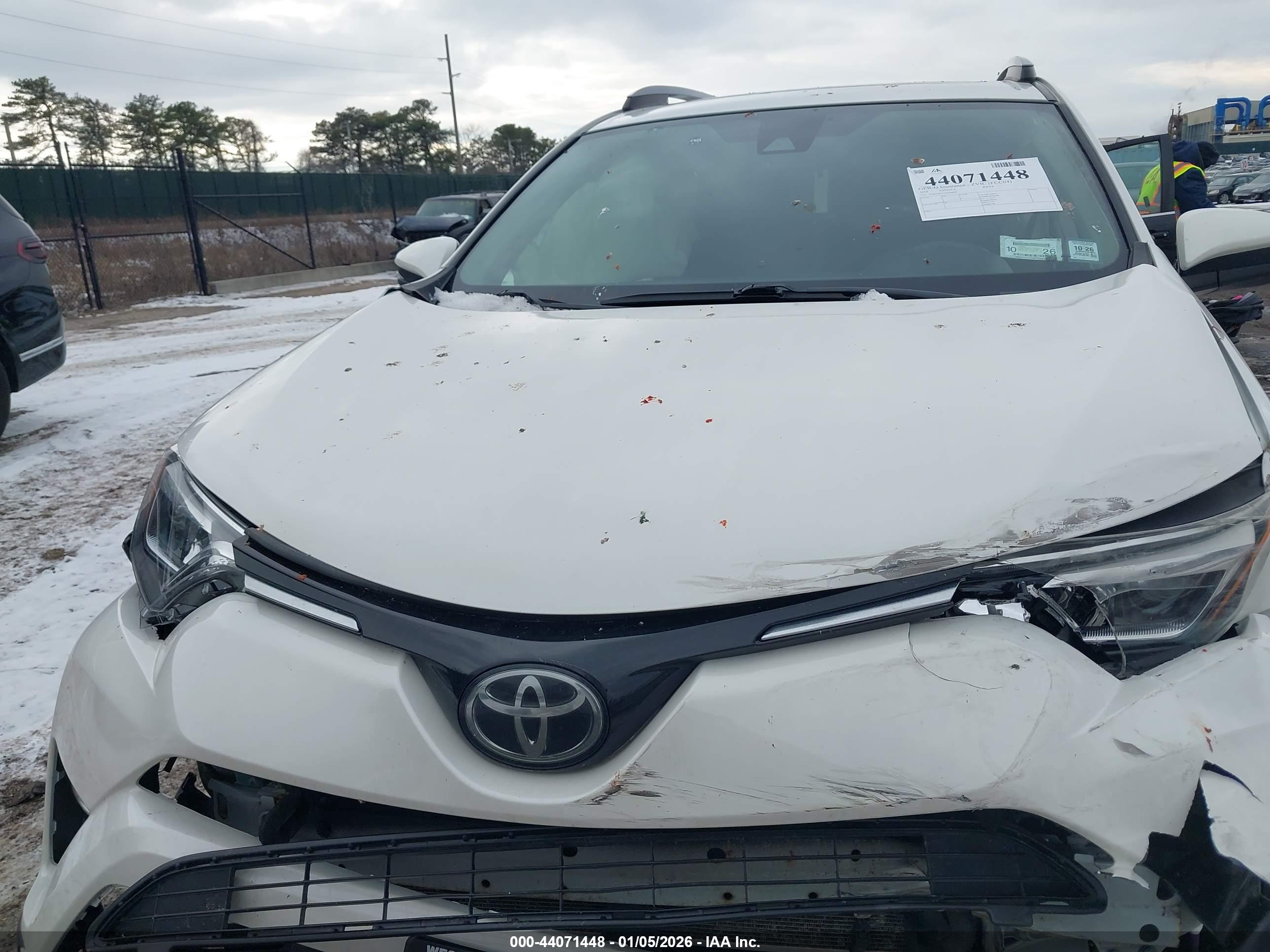 TOYOTA RAV4 image 6