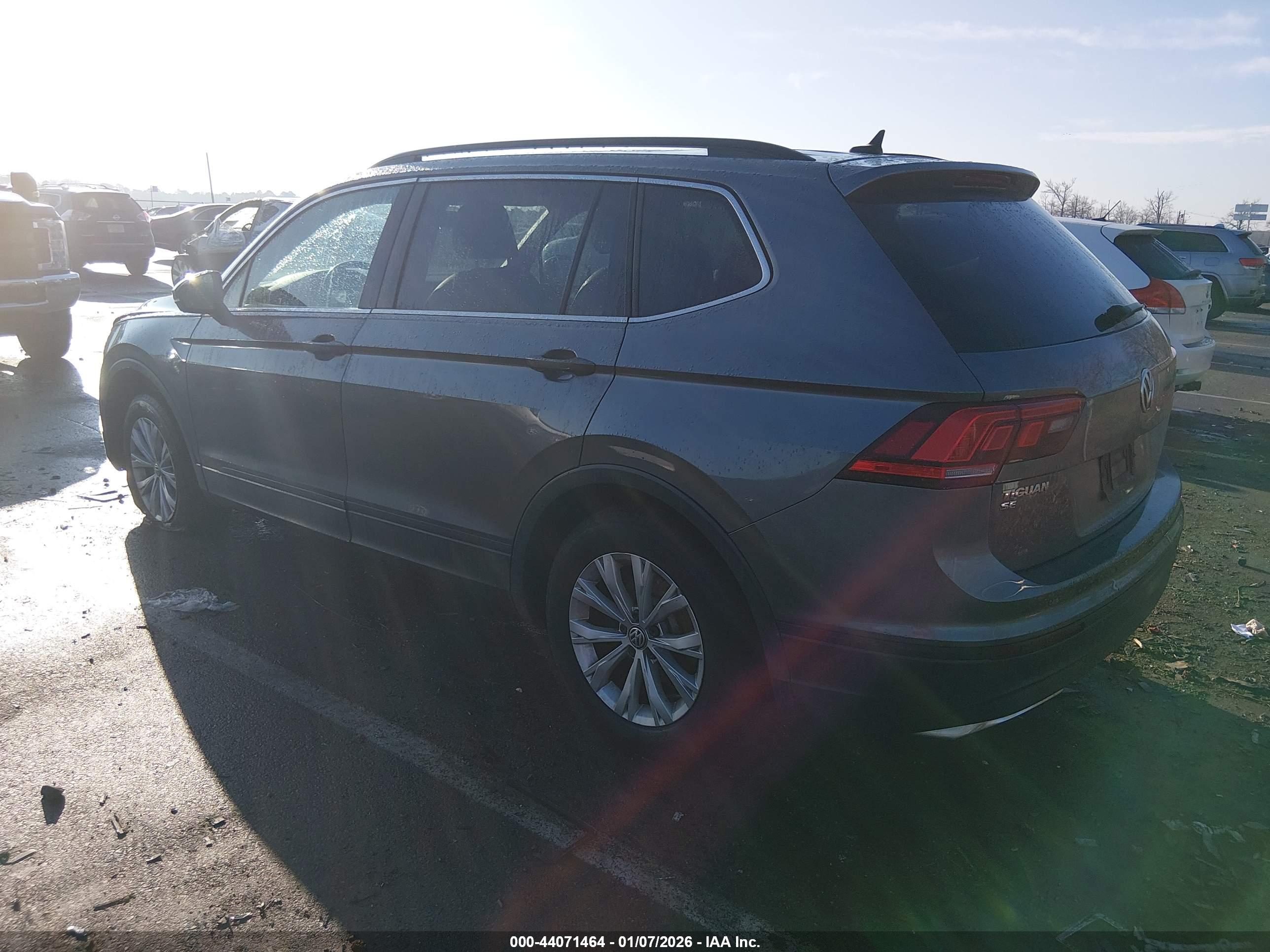 VOLKSWAGEN TIGUAN image 3