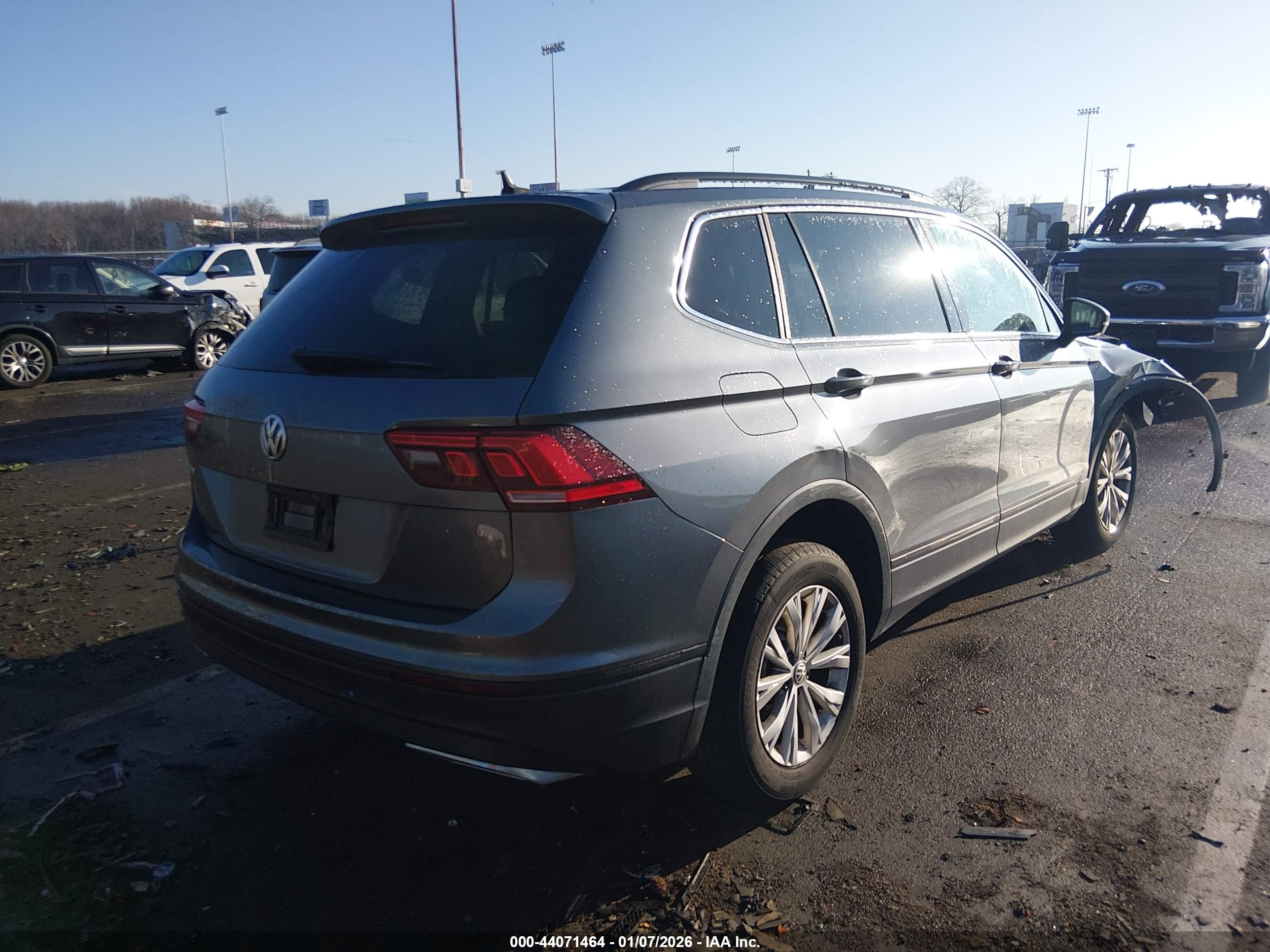 VOLKSWAGEN TIGUAN image 4