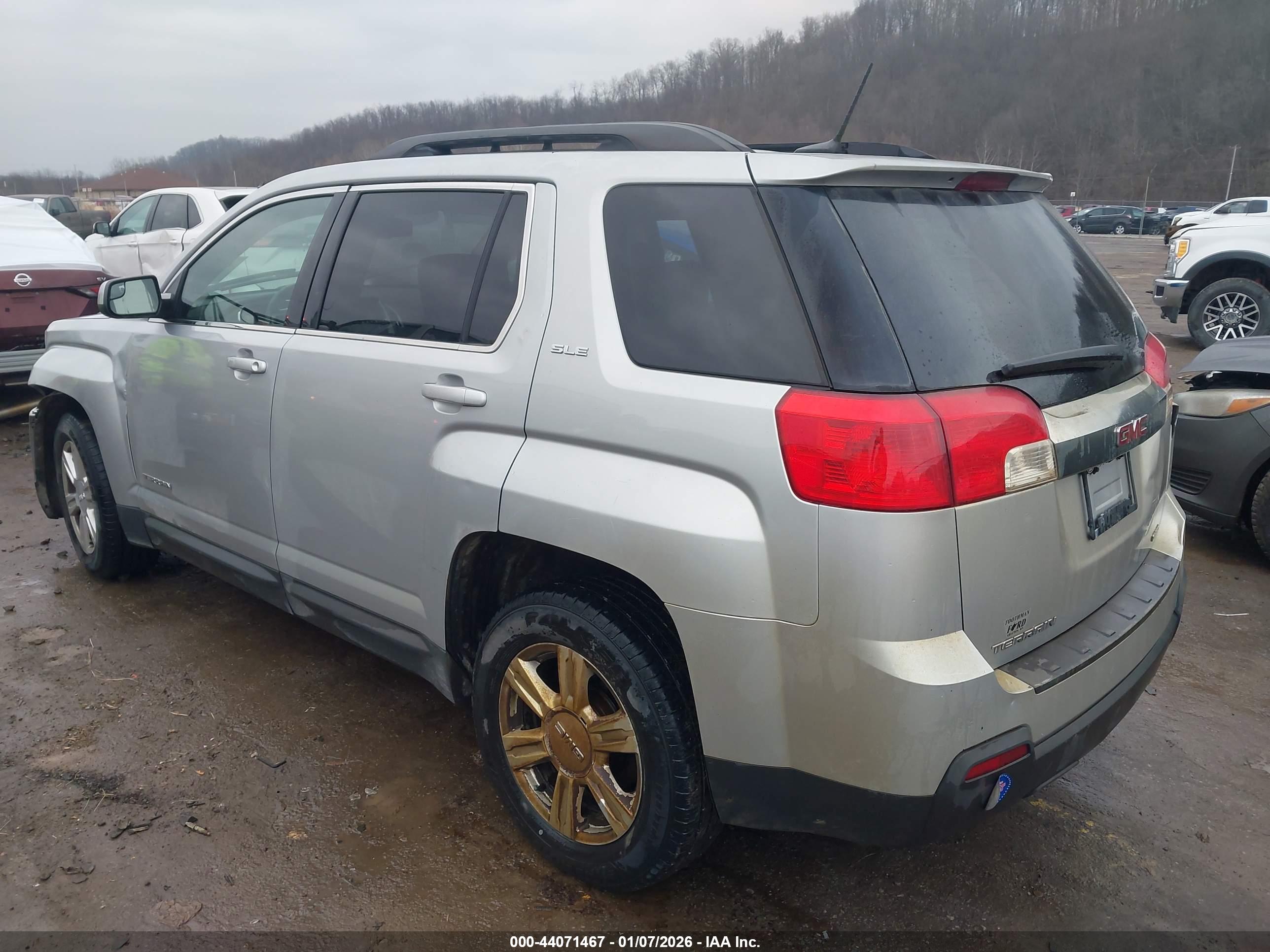 GMC TERRAIN image 3
